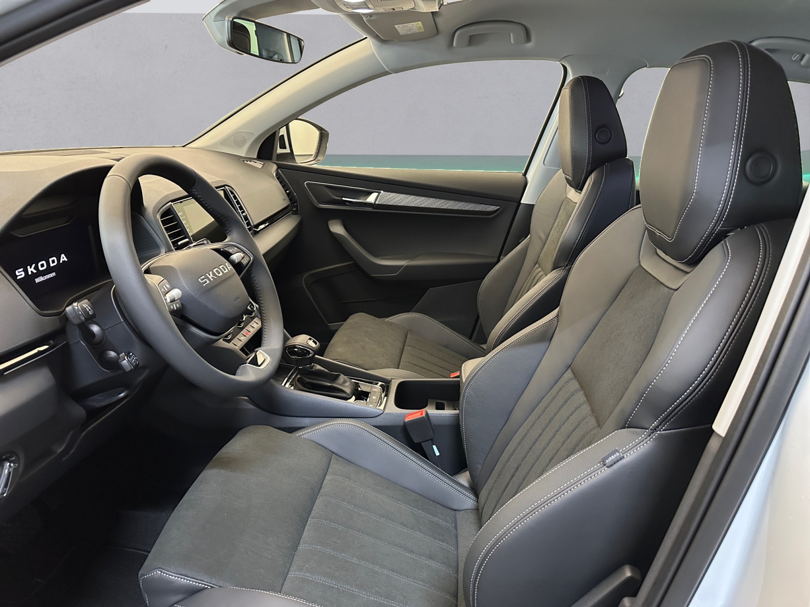 SKODA Karoq 2.0 TDI CR Dynamic 4x4 DSG-image-8