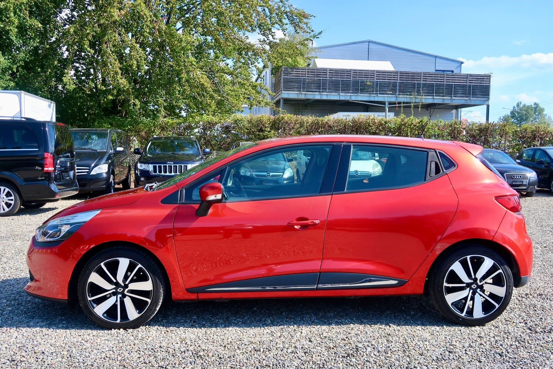 RENAULT Clio 1.5 dCi Swiss Edition-image-2