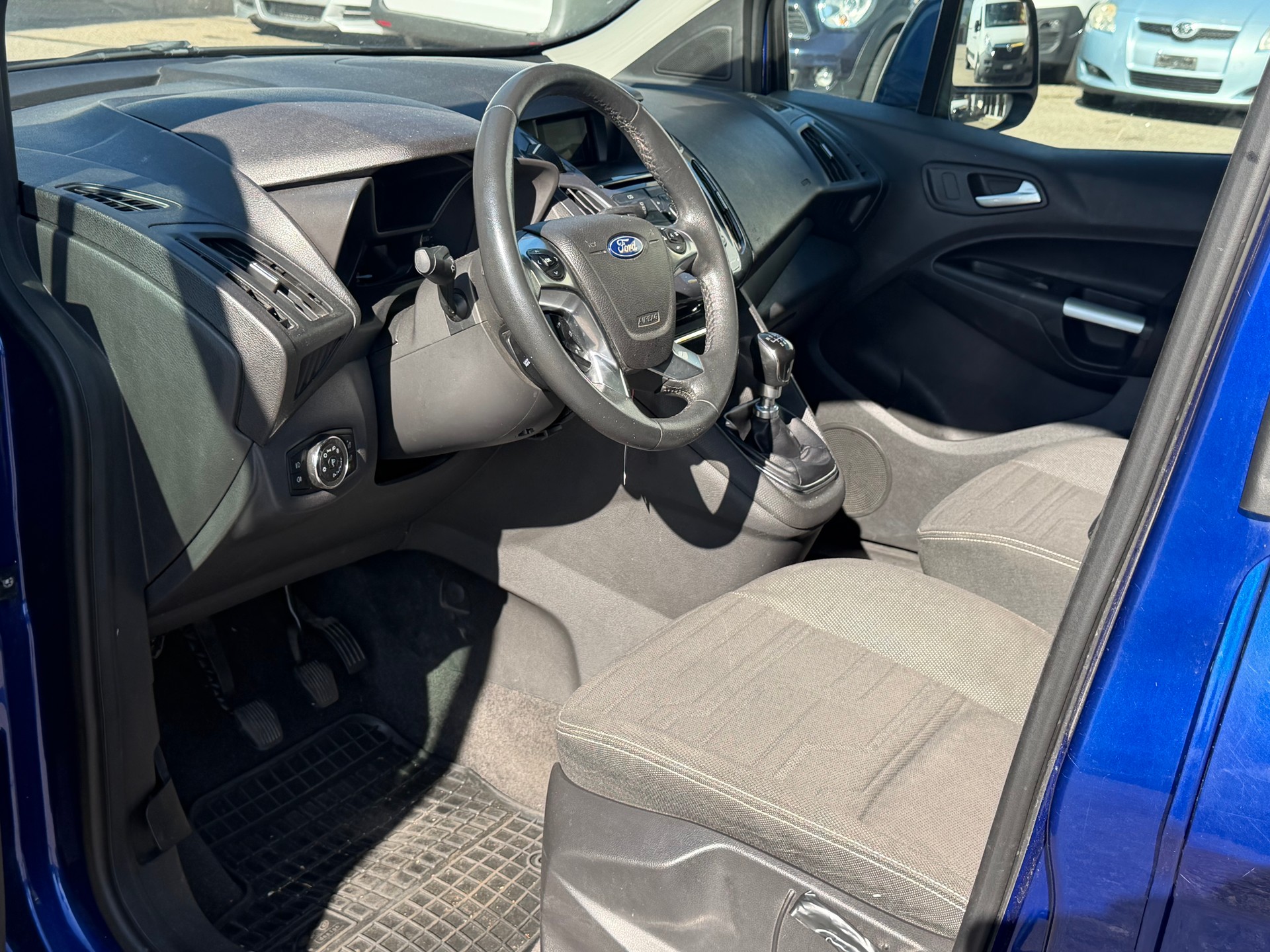 FORD Tourneo Connect 1.0 SCTi Ambiente-image-12