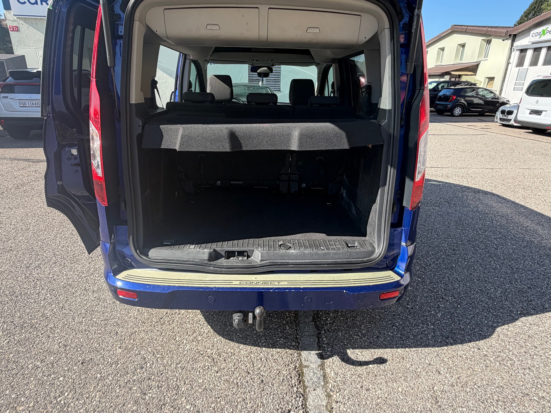 FORD Tourneo Connect 1.0 SCTi Ambiente-image-9