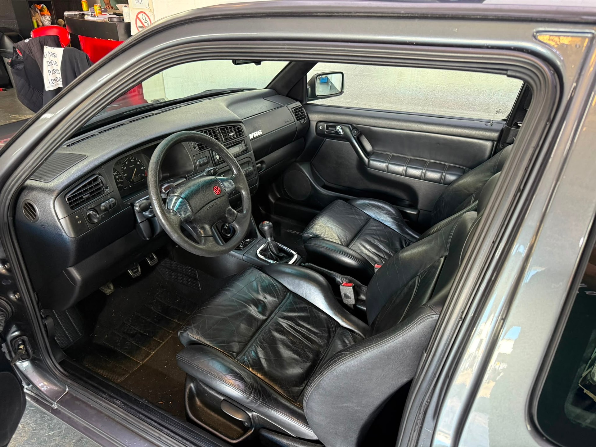 VW Golf 2800 VR6 Edition-image-1
