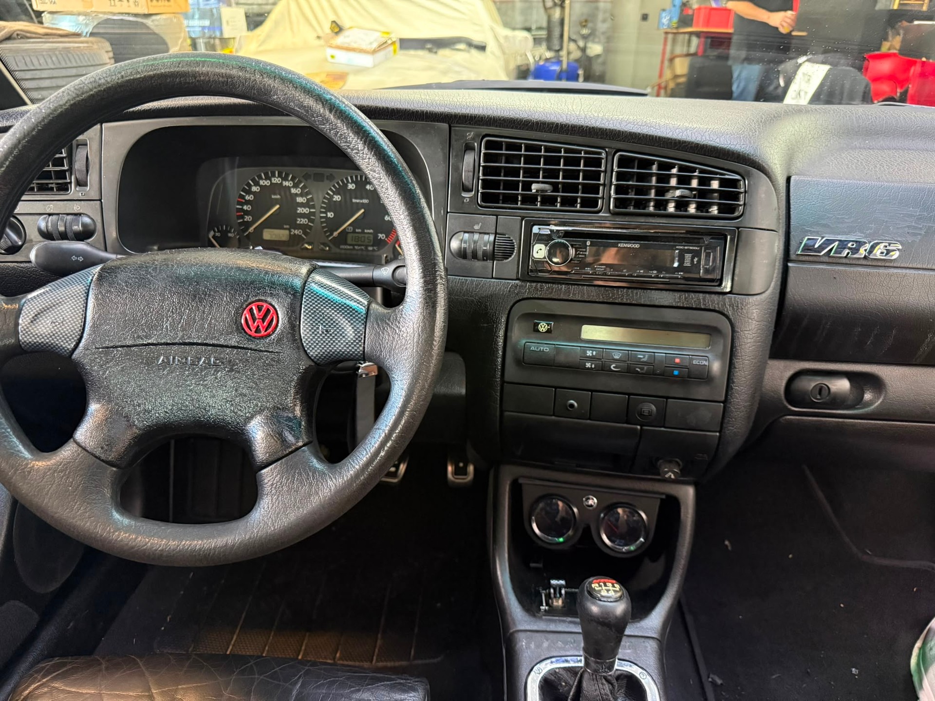 VW Golf 2800 VR6 Edition-image-4