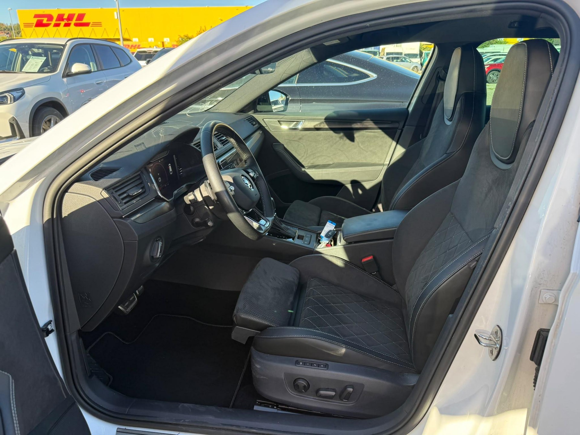 SKODA Superb Combi 2.0 TDI 200 SportLine 4x4 DSG-image-7