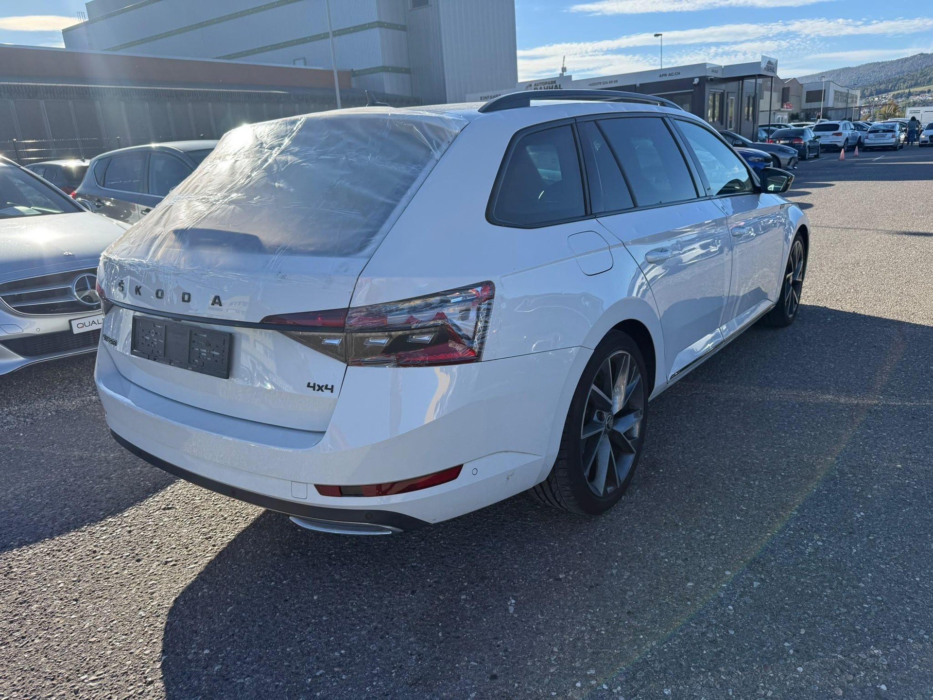 SKODA Superb Combi 2.0 TDI 200 SportLine 4x4 DSG-image-3