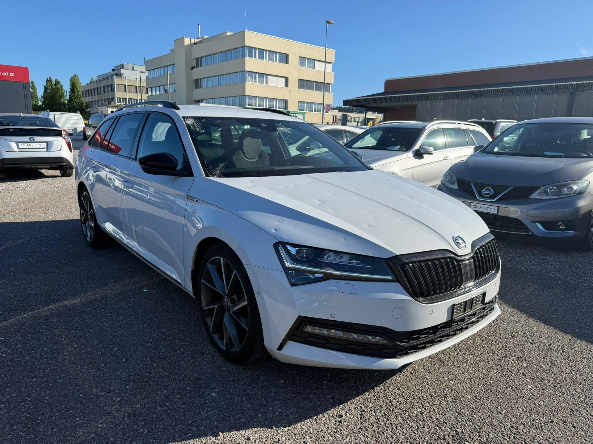 SKODA Superb Combi 2.0 TDI 200 SportLine 4x4 DSG-image-2