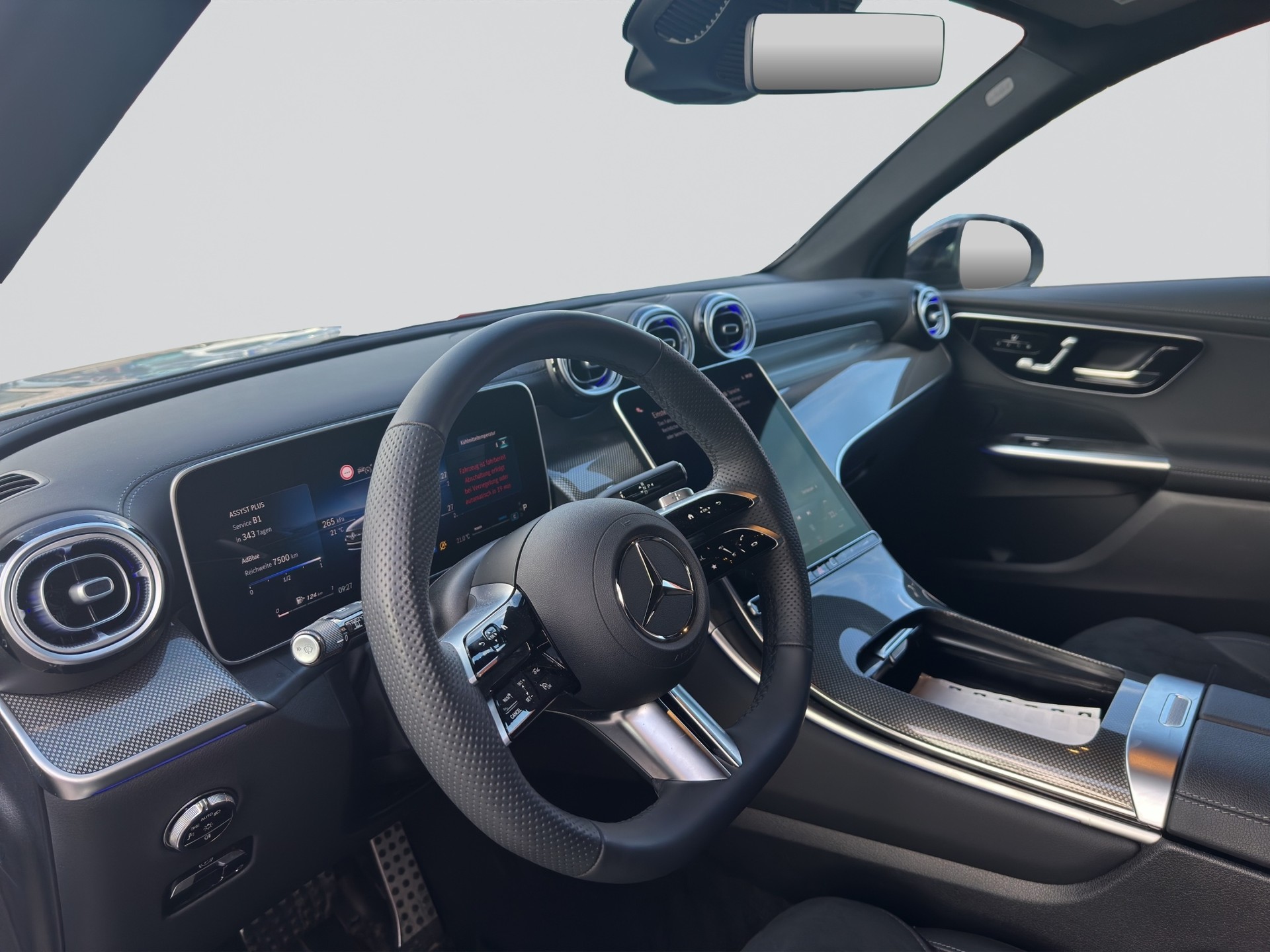 MERCEDES-BENZ GLC 300 d 4Matic AMG Line Night 9G-Tronic-image-6