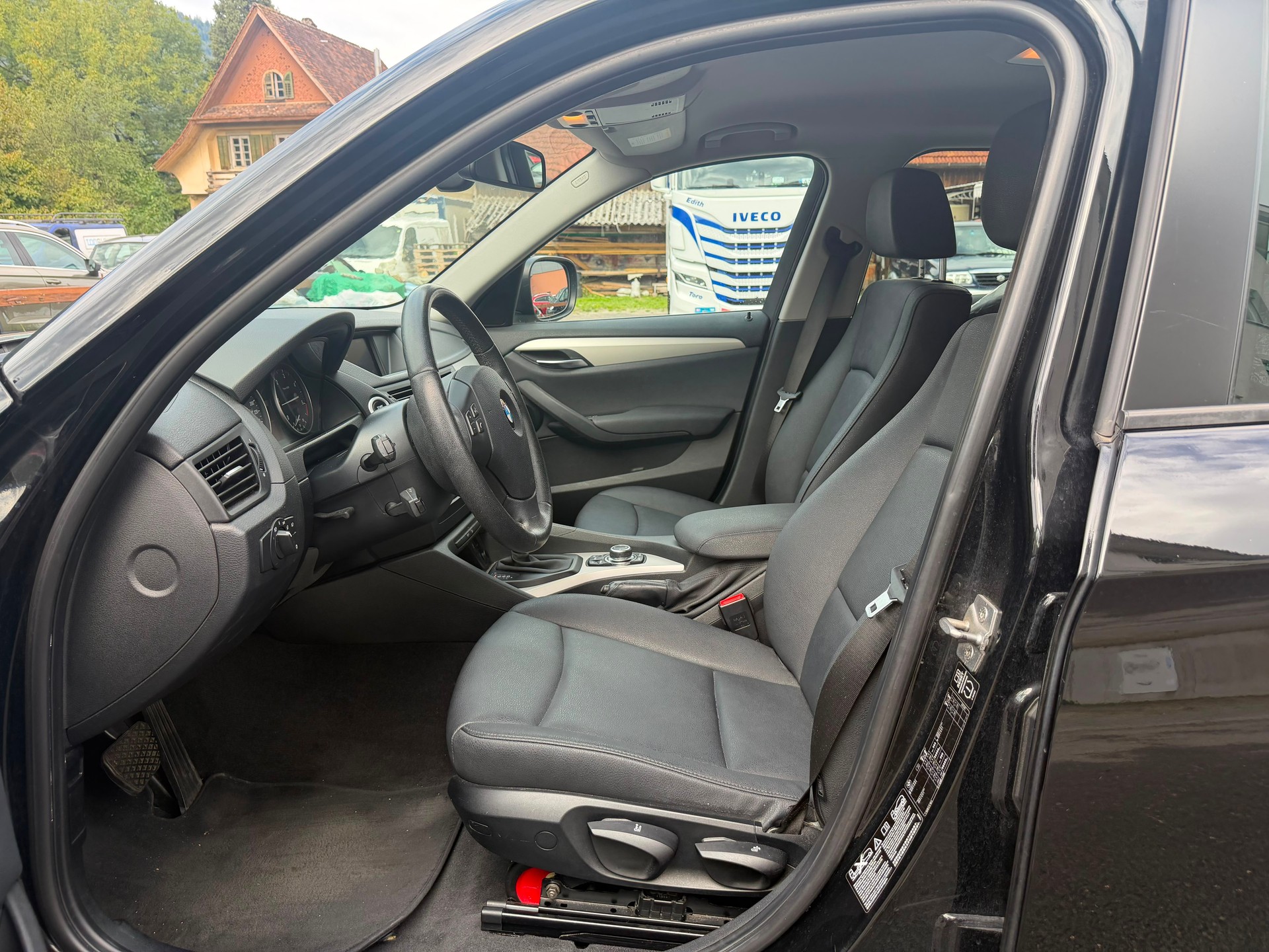 BMW X1 xDrive 18d Steptronic-image-5