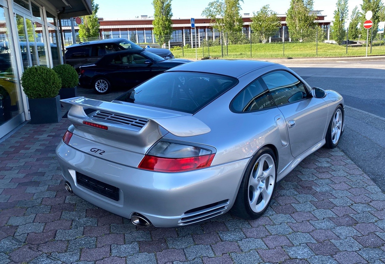 PORSCHE 911 GT2-image-5