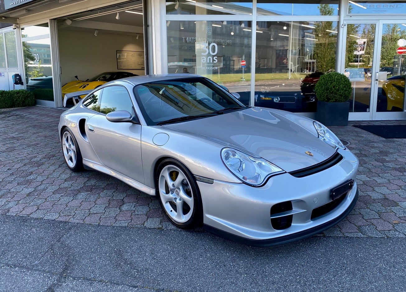 PORSCHE 911 GT2-image-0