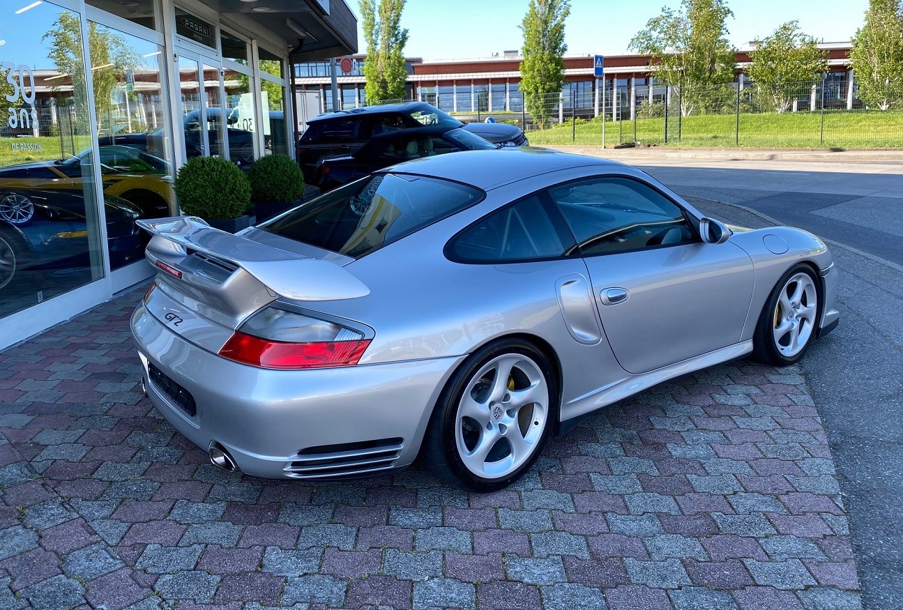 PORSCHE 911 GT2-image-4