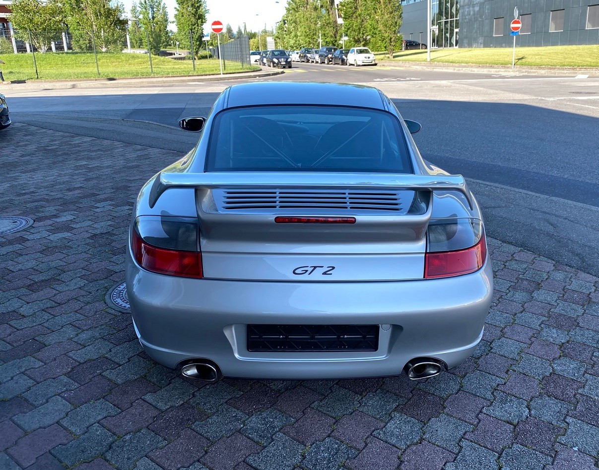 PORSCHE 911 GT2-image-6