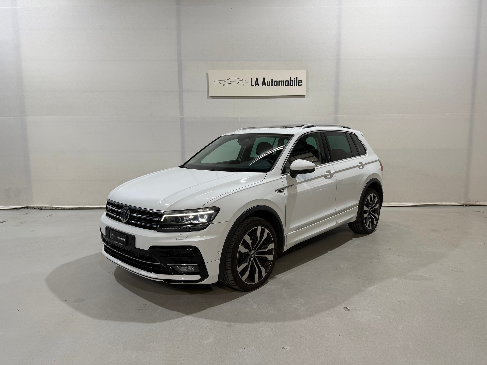 VW Tiguan 2.0 TDI SCR Highline R-LINE 4Motion DSG-image-0