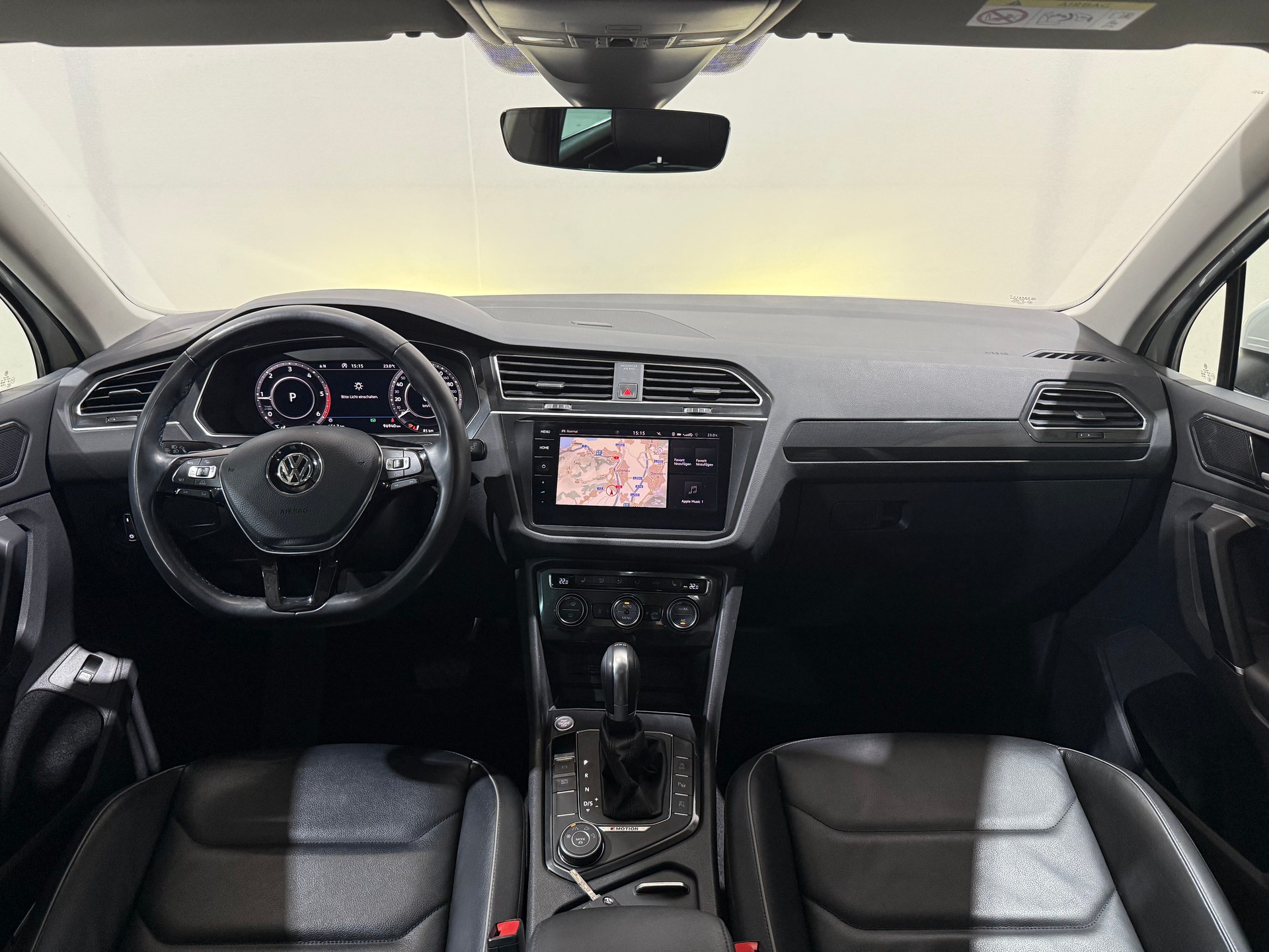 VW Tiguan 2.0 TDI SCR Highline R-LINE 4Motion DSG-image-11