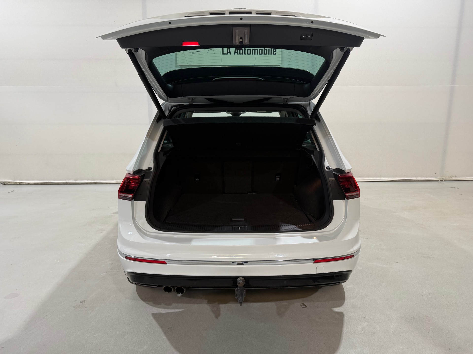 VW Tiguan 2.0 TDI SCR Highline R-LINE 4Motion DSG-image-10