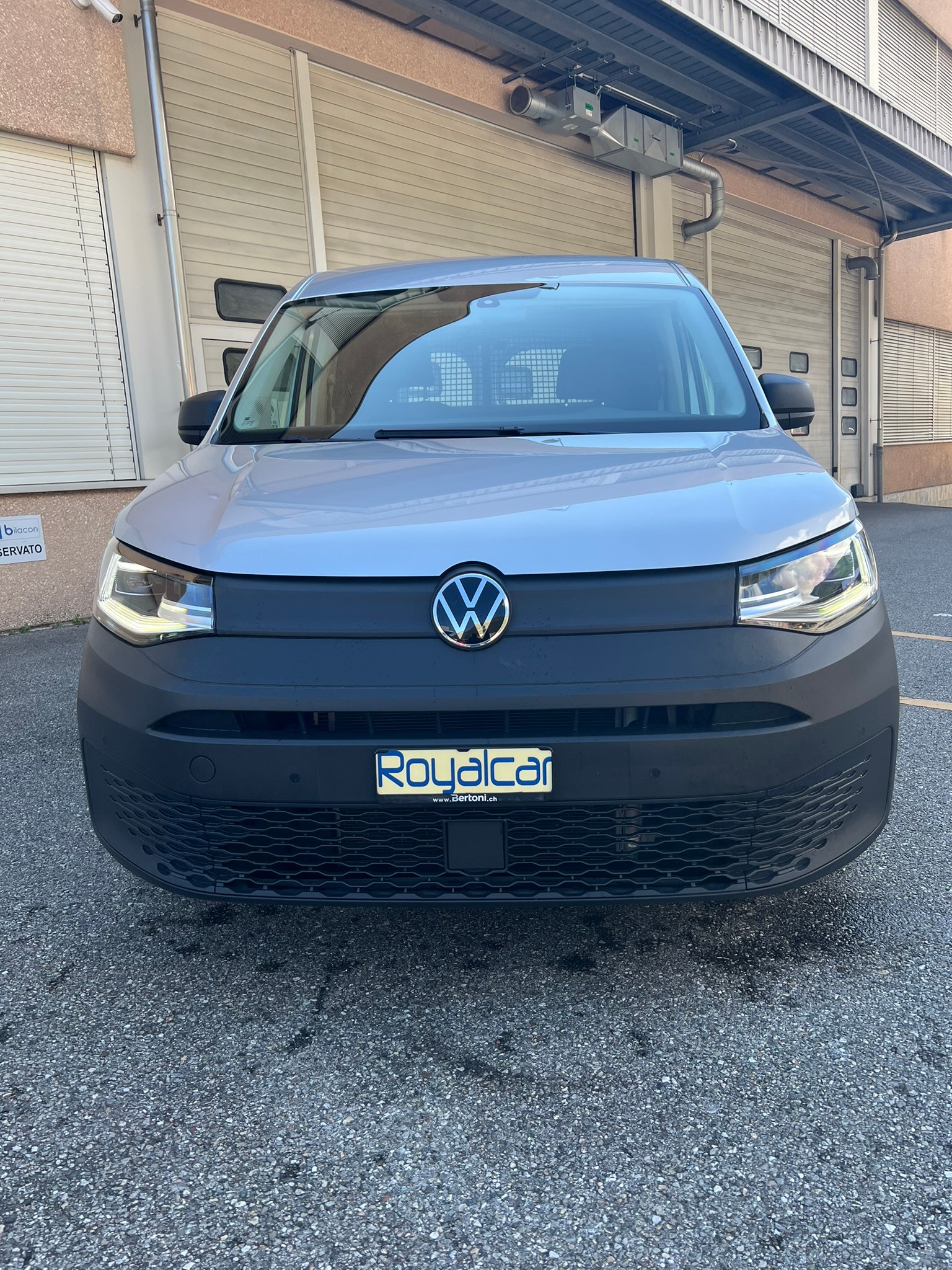 VW Caddy Cargo 2.0TDI 4Motion-image-2