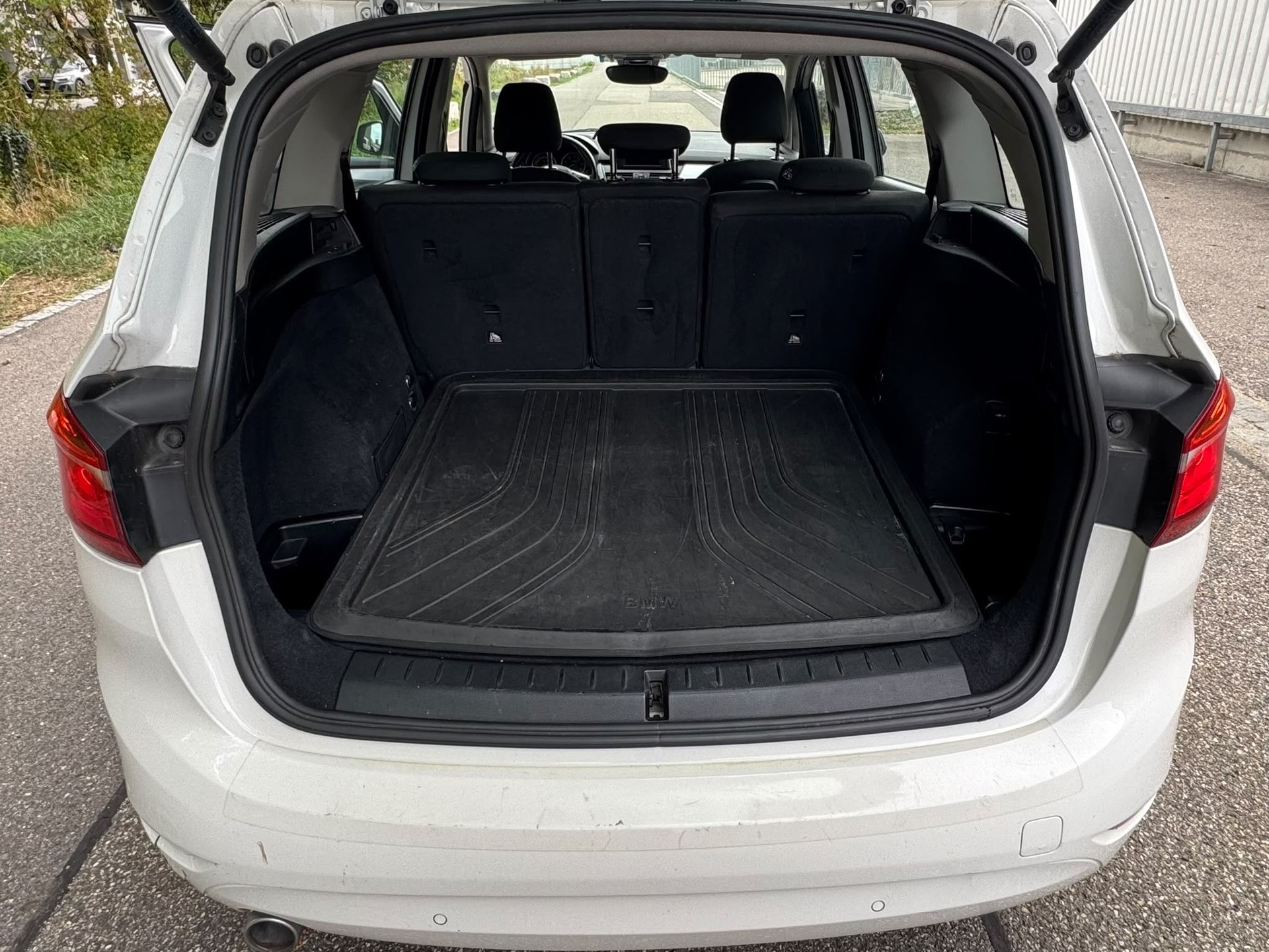 BMW 216d Gran Tourer Steptronic-image-4