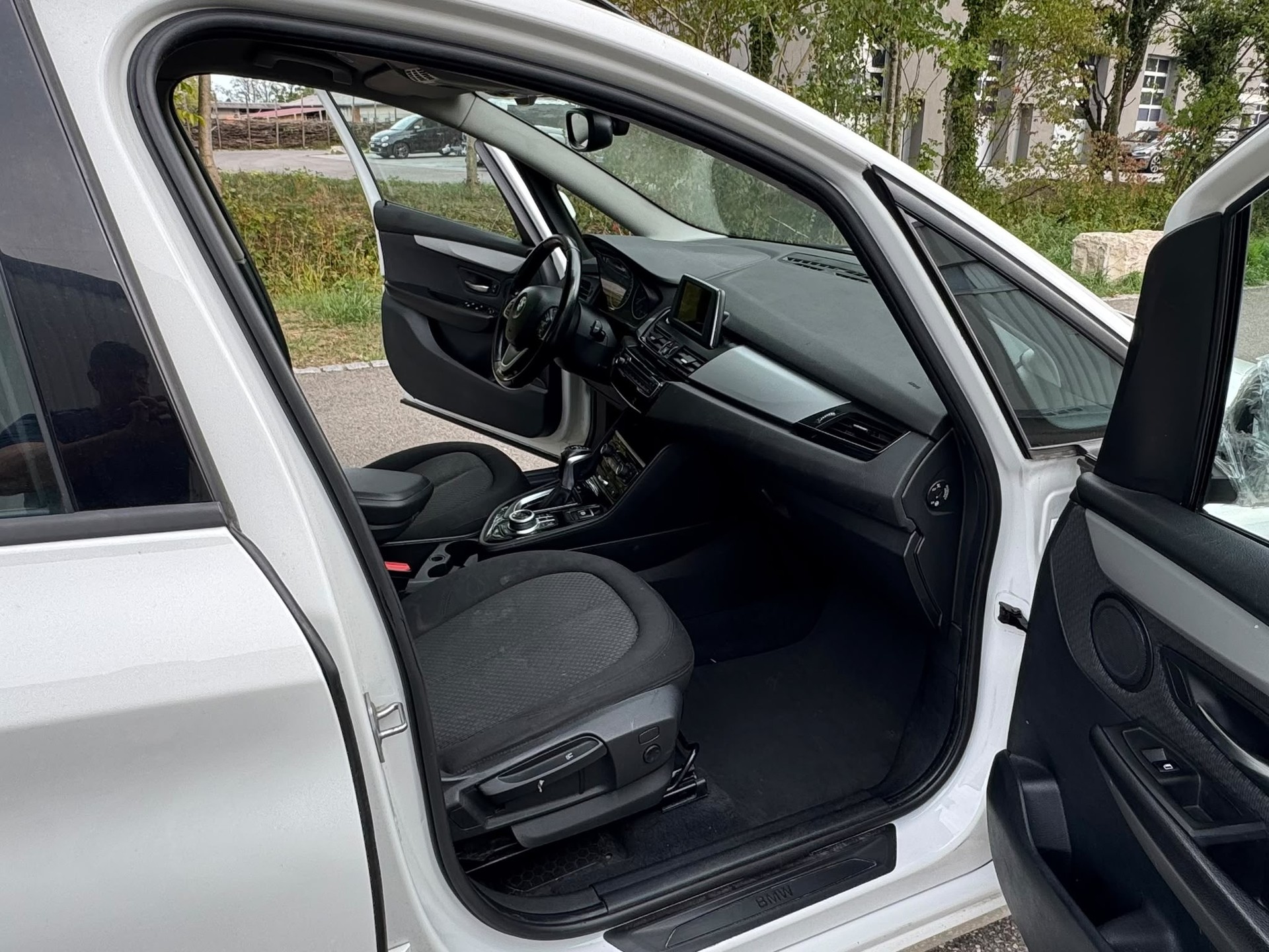 BMW 216d Gran Tourer Steptronic-image-10
