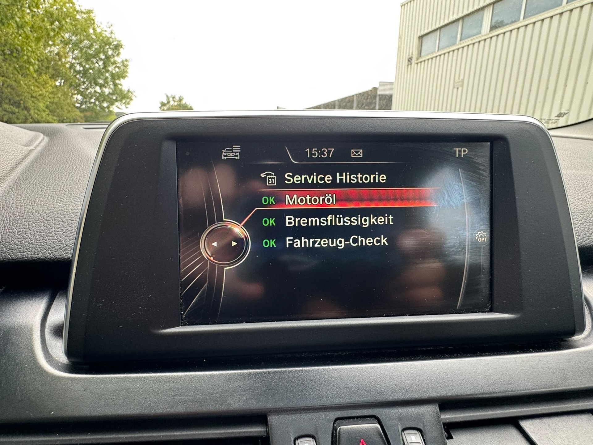 BMW 216d Gran Tourer Steptronic-image-12