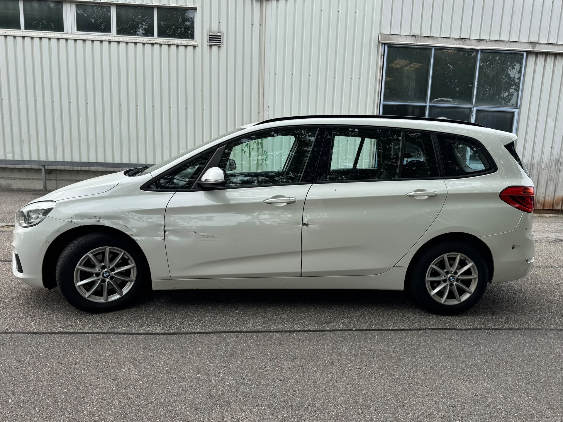 BMW 216d Gran Tourer Steptronic-image-1