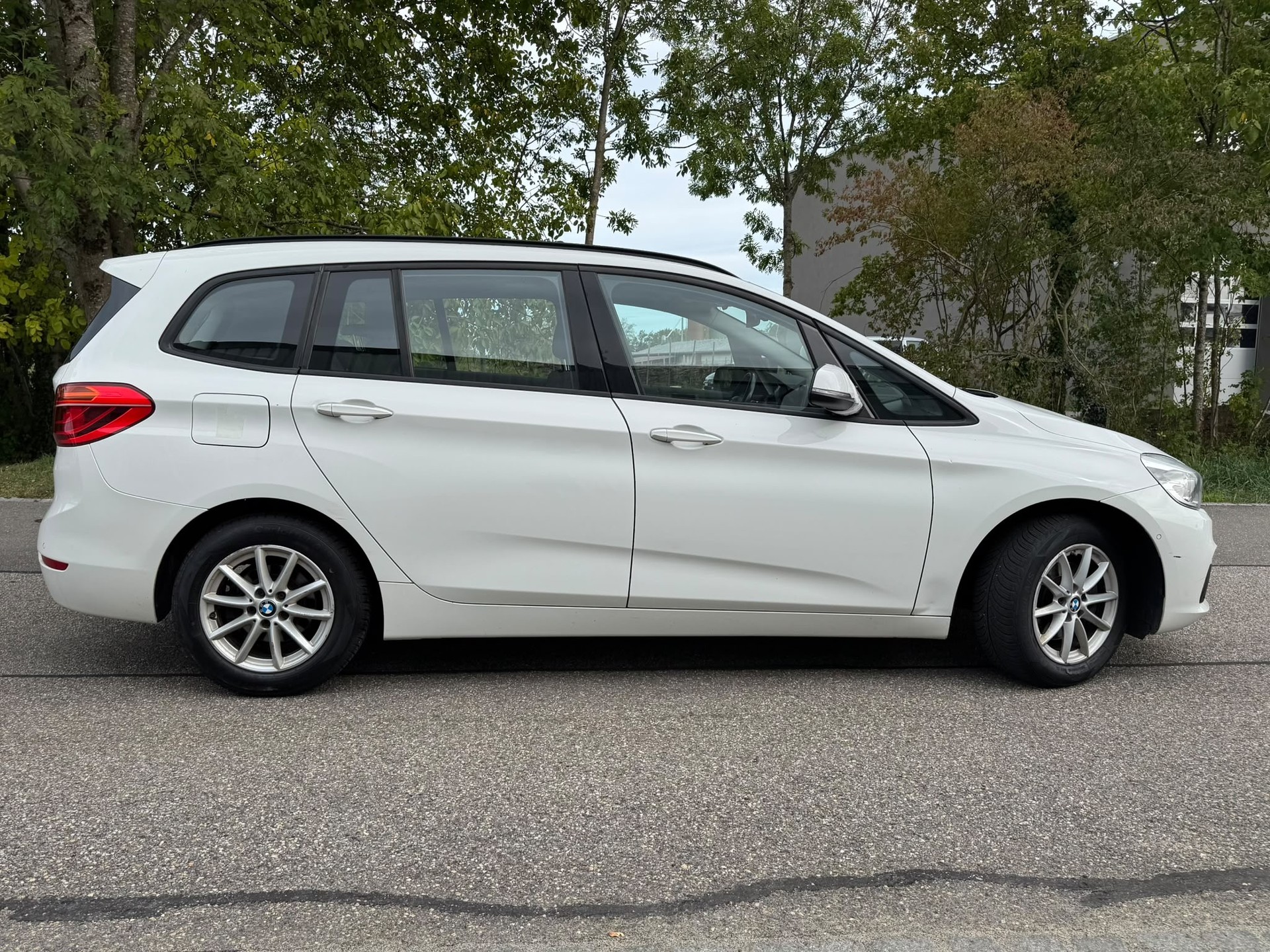 BMW 216d Gran Tourer Steptronic-image-5