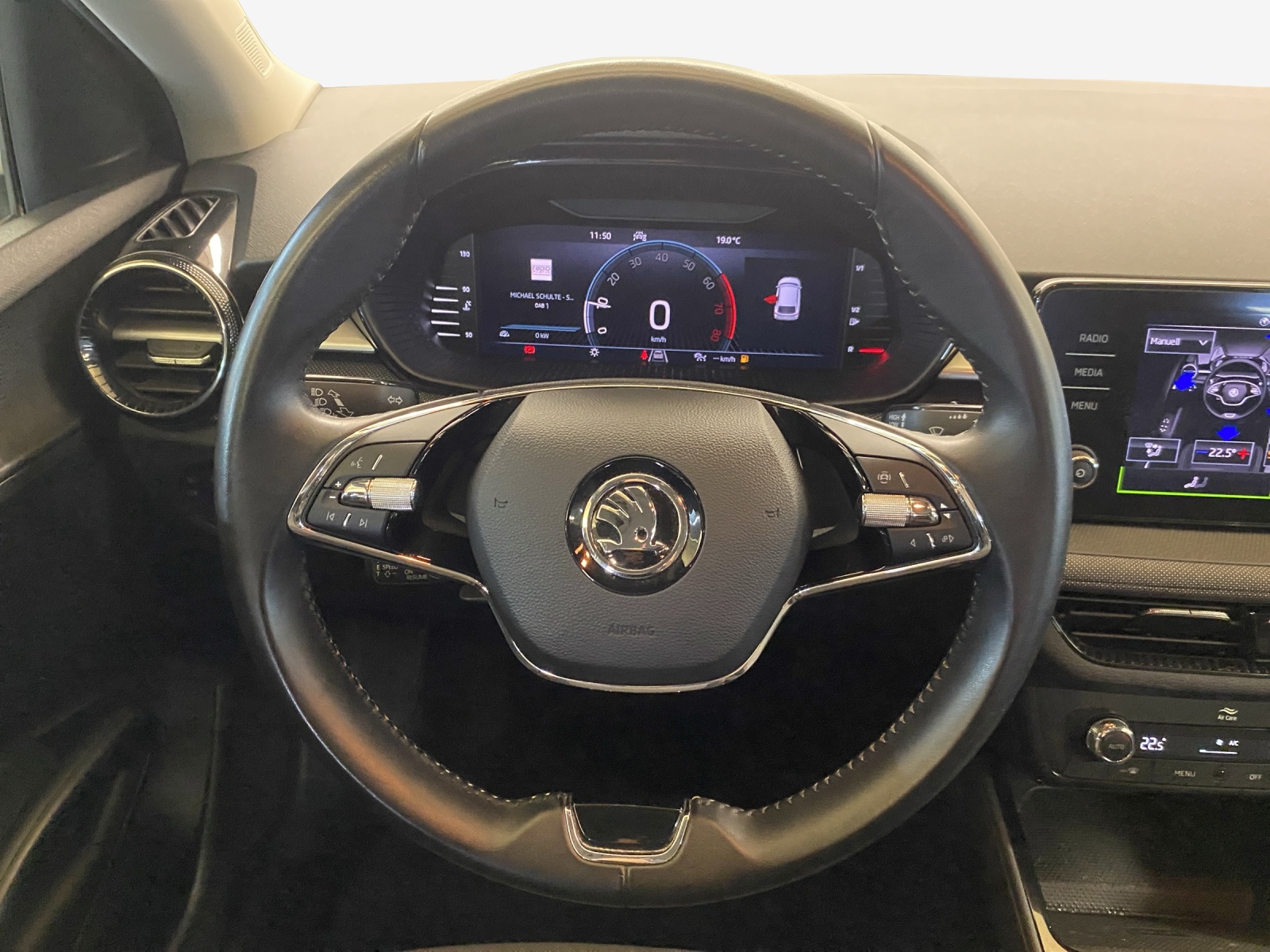 SKODA Fabia 1.0 TSI Ambition-image-9