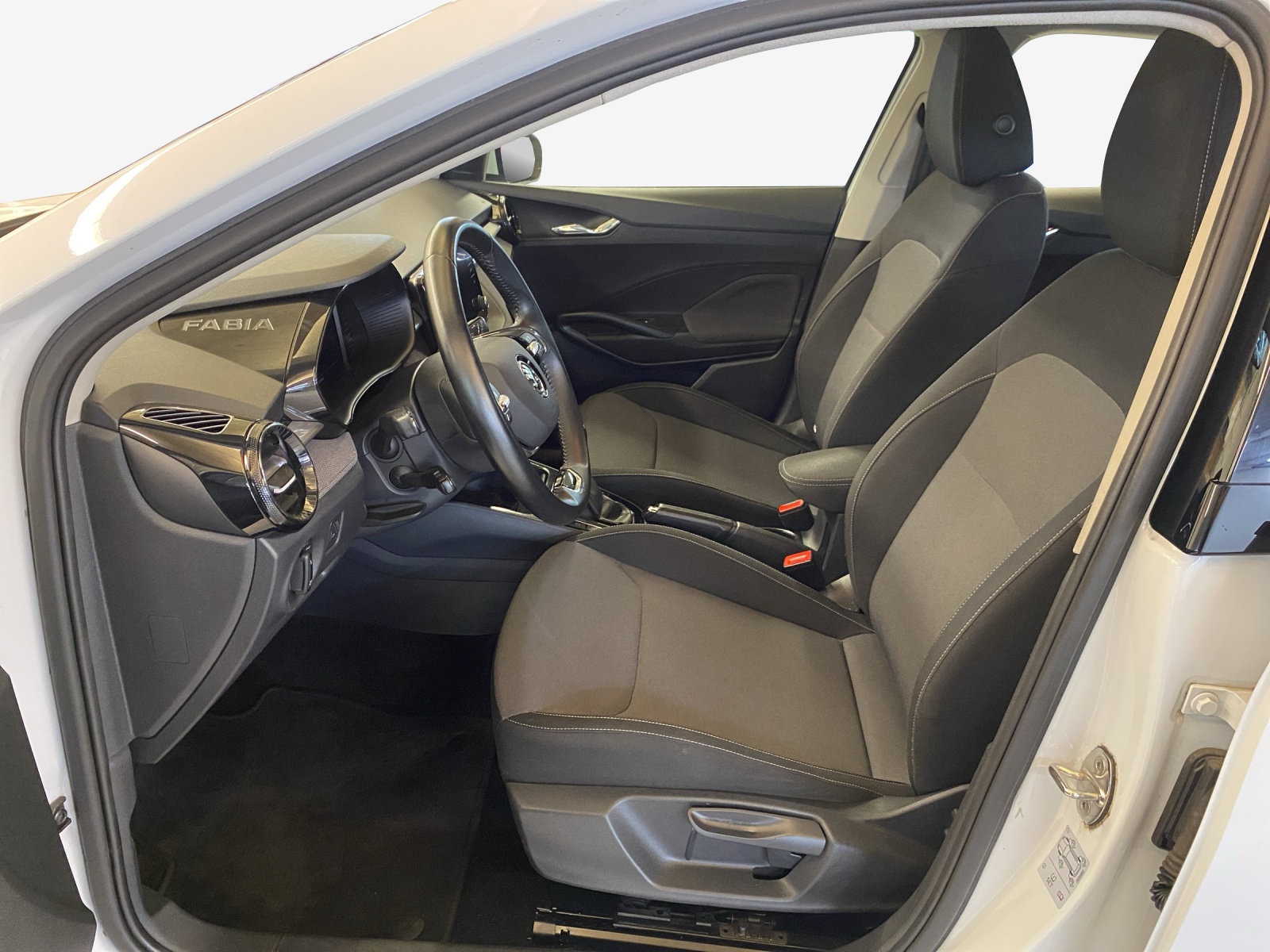 SKODA Fabia 1.0 TSI Ambition-image-7