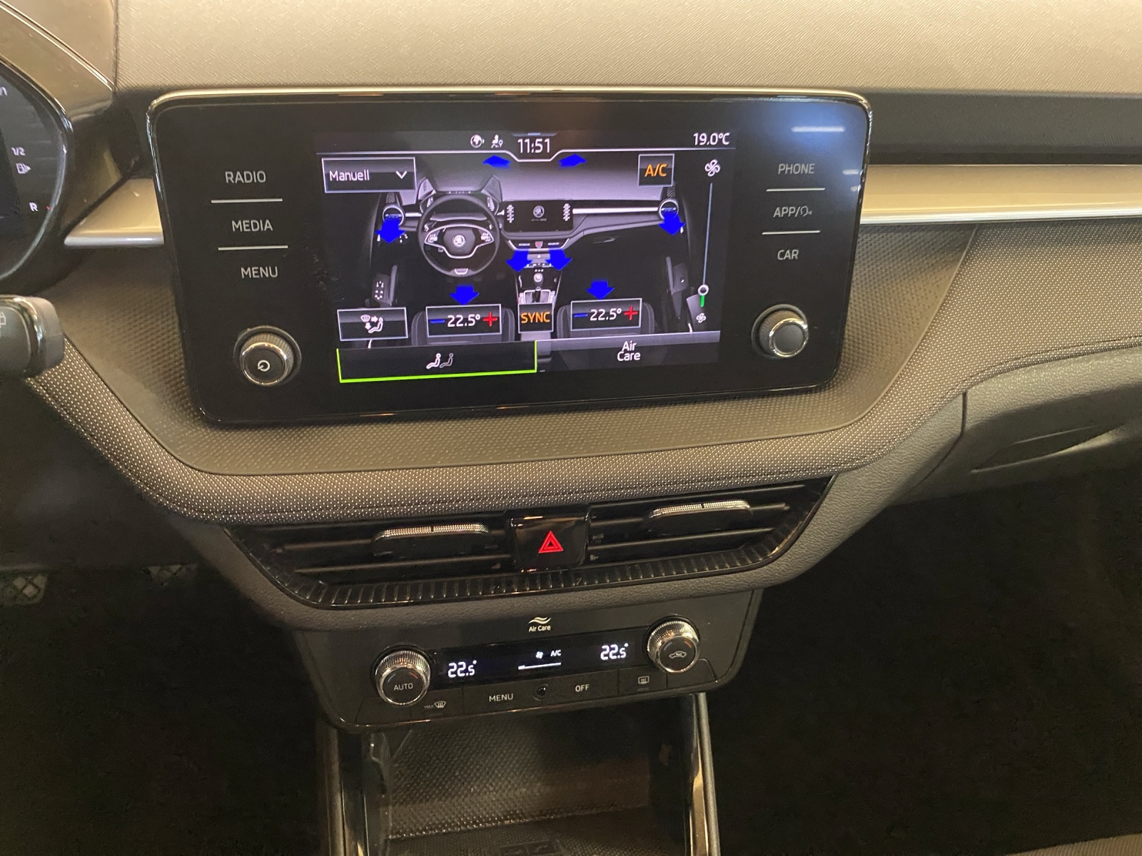 SKODA Fabia 1.0 TSI Ambition-image-10