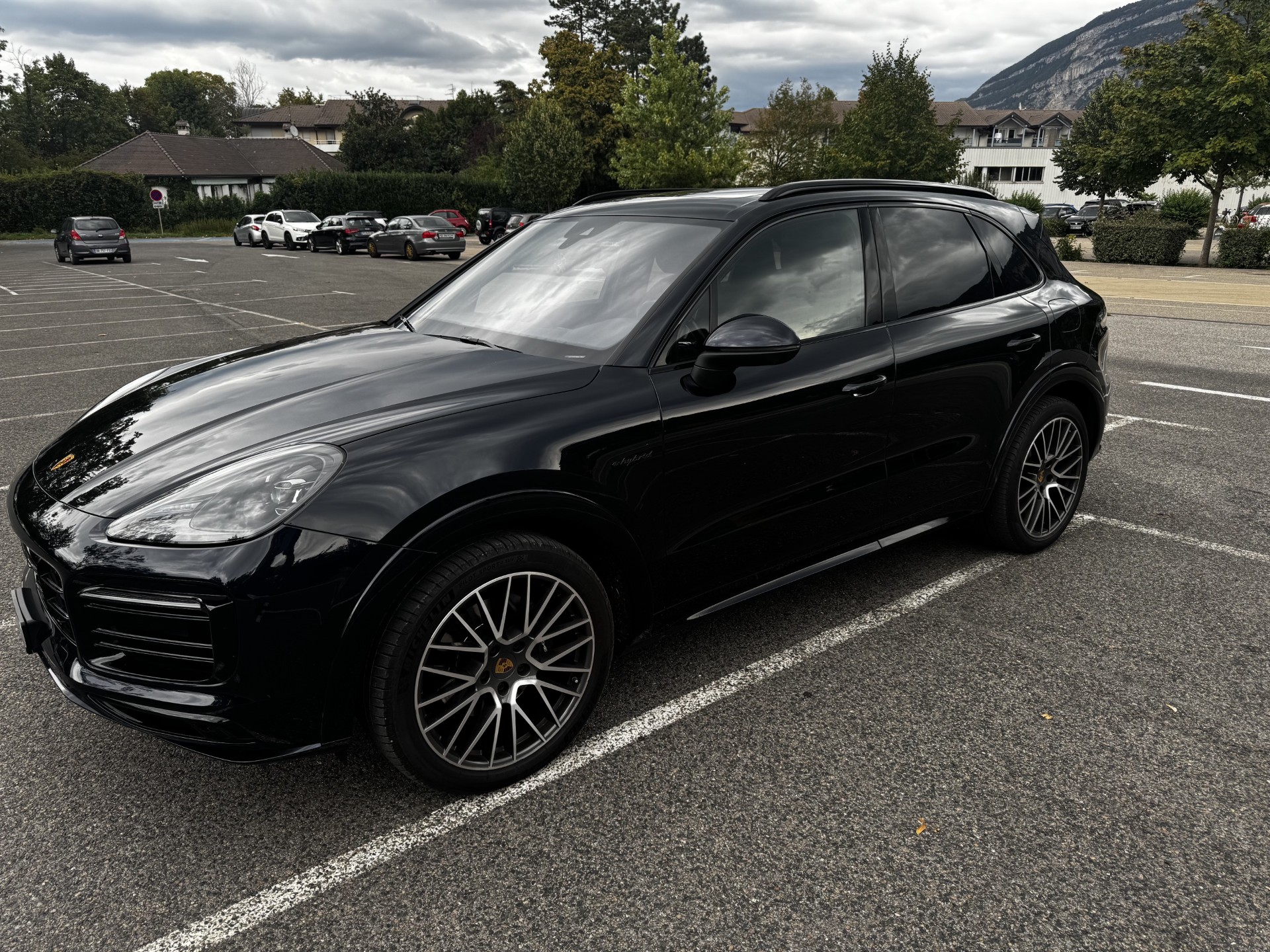 PORSCHE 3.0 V6 E-Hybrid-image-1