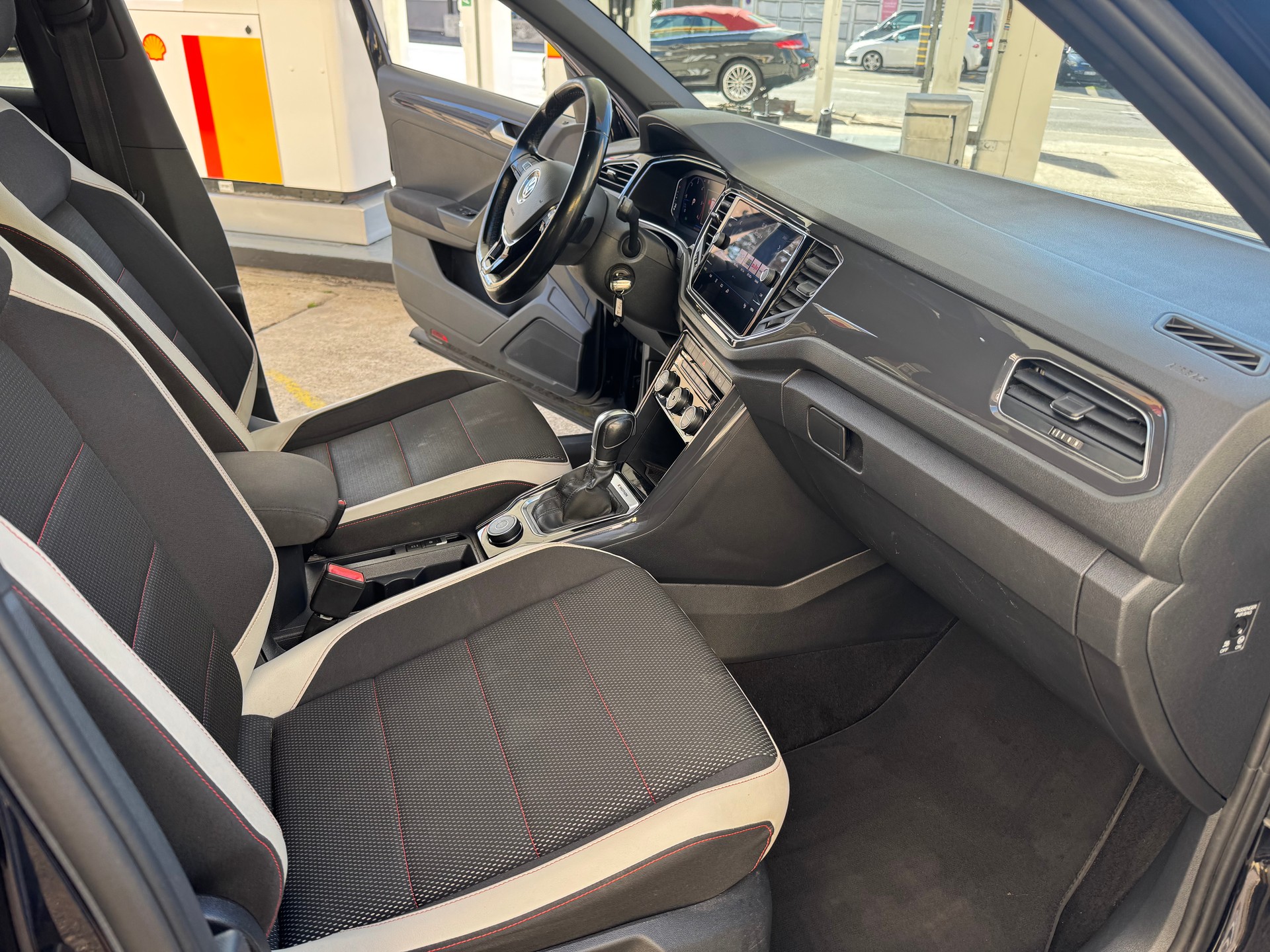 VW T-Roc 2.0 TDI SCR Sport 4Motion-image-9