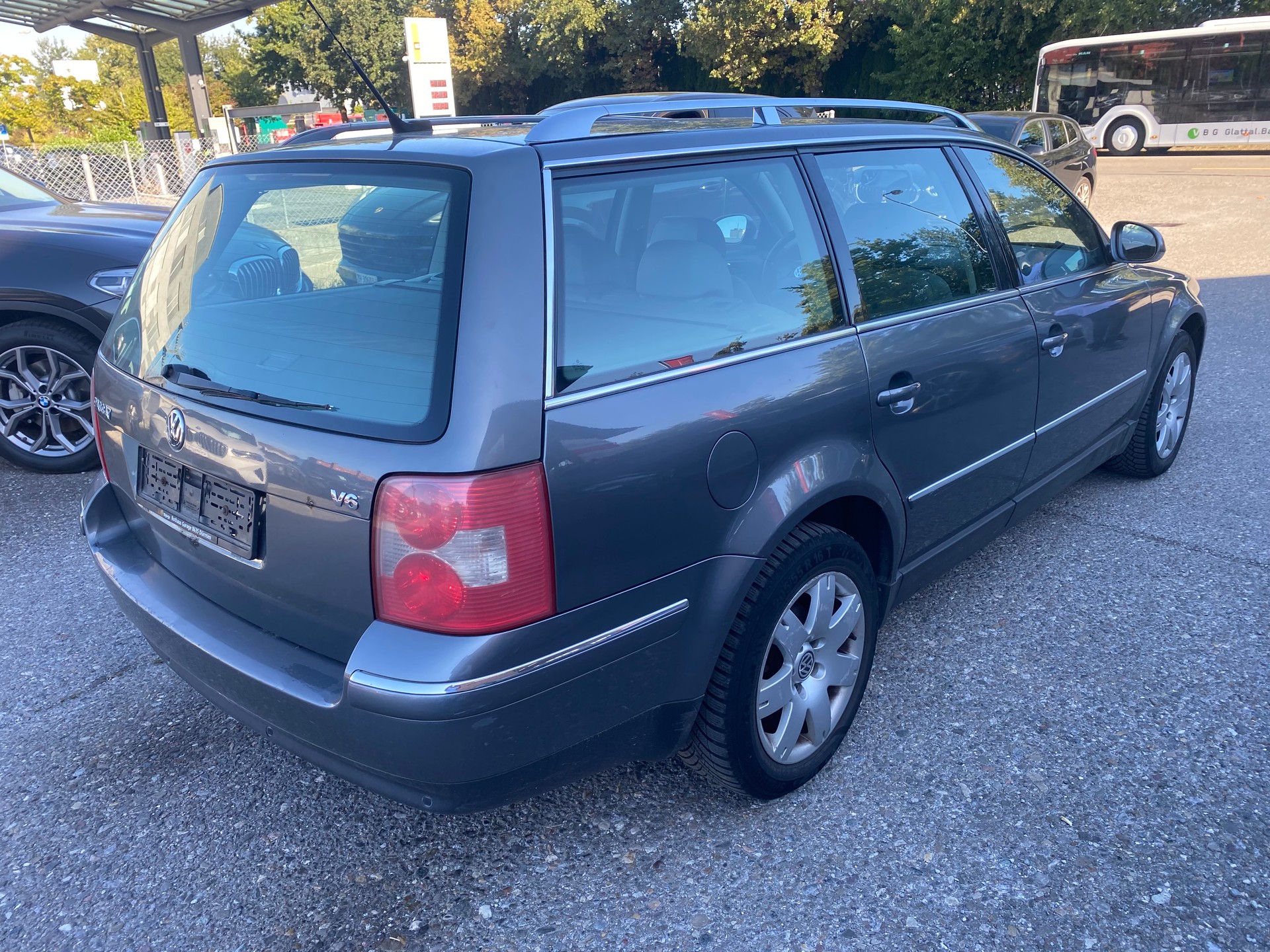 VW Passat Variant 2.8 V6 4Motion Highline Automat-image-4