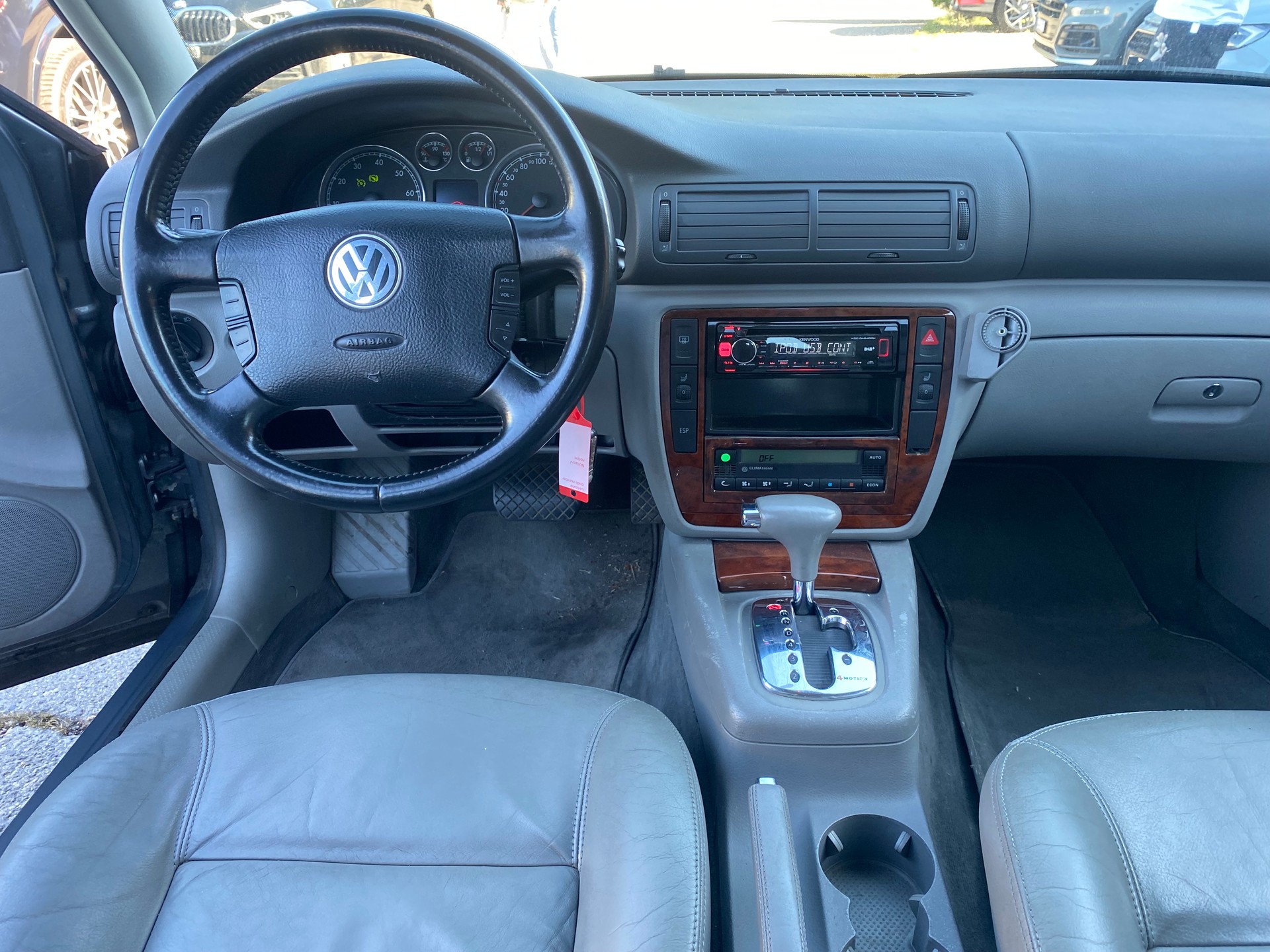 VW Passat Variant 2.8 V6 4Motion Highline Automat-image-6
