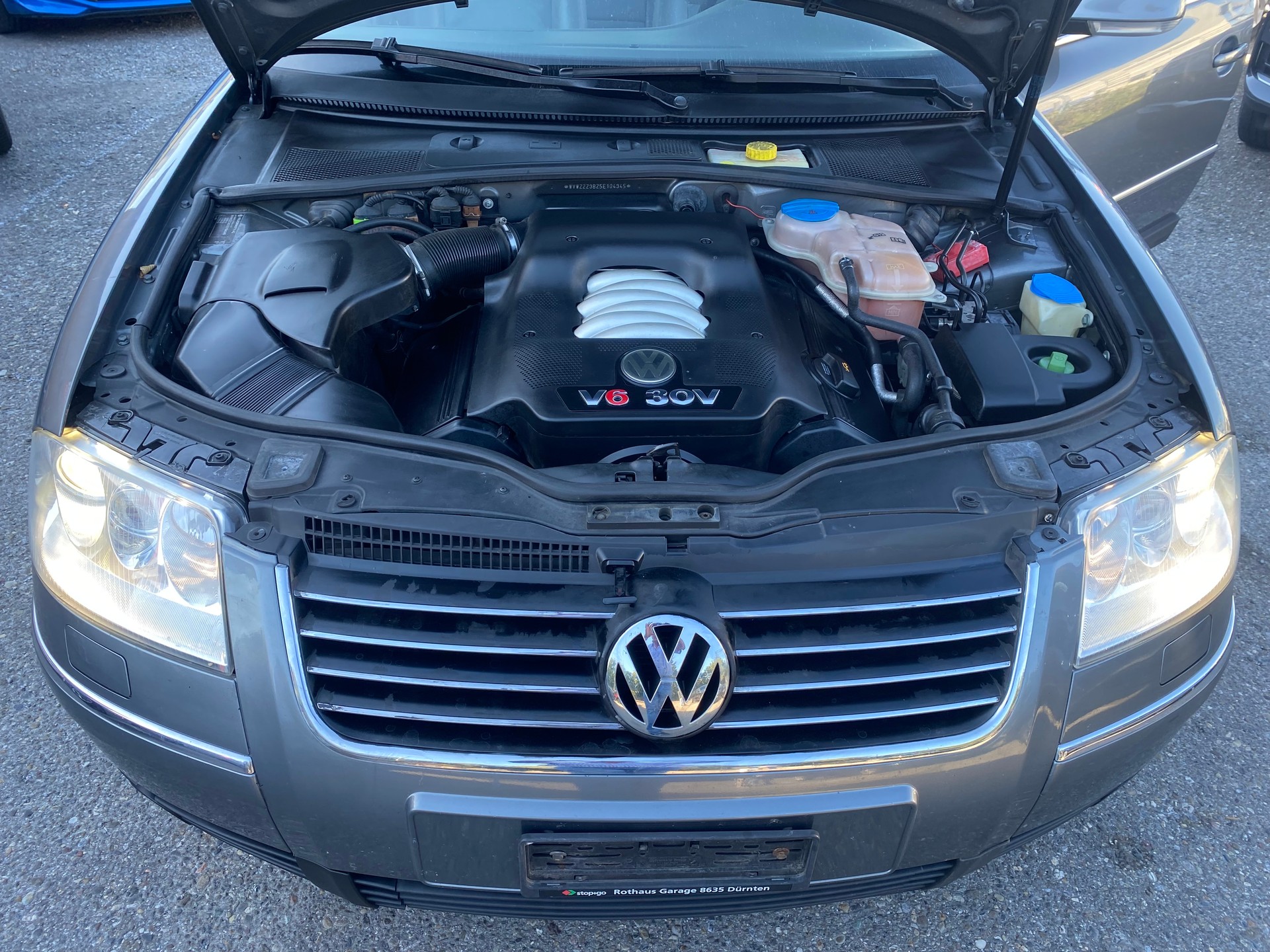 VW Passat Variant 2.8 V6 4Motion Highline Automat-image-10