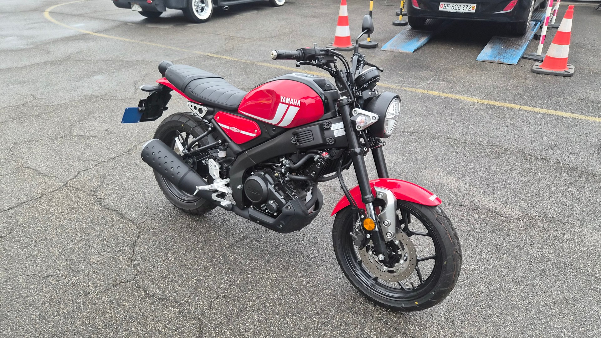 YAMAHA XSR 125-image-9