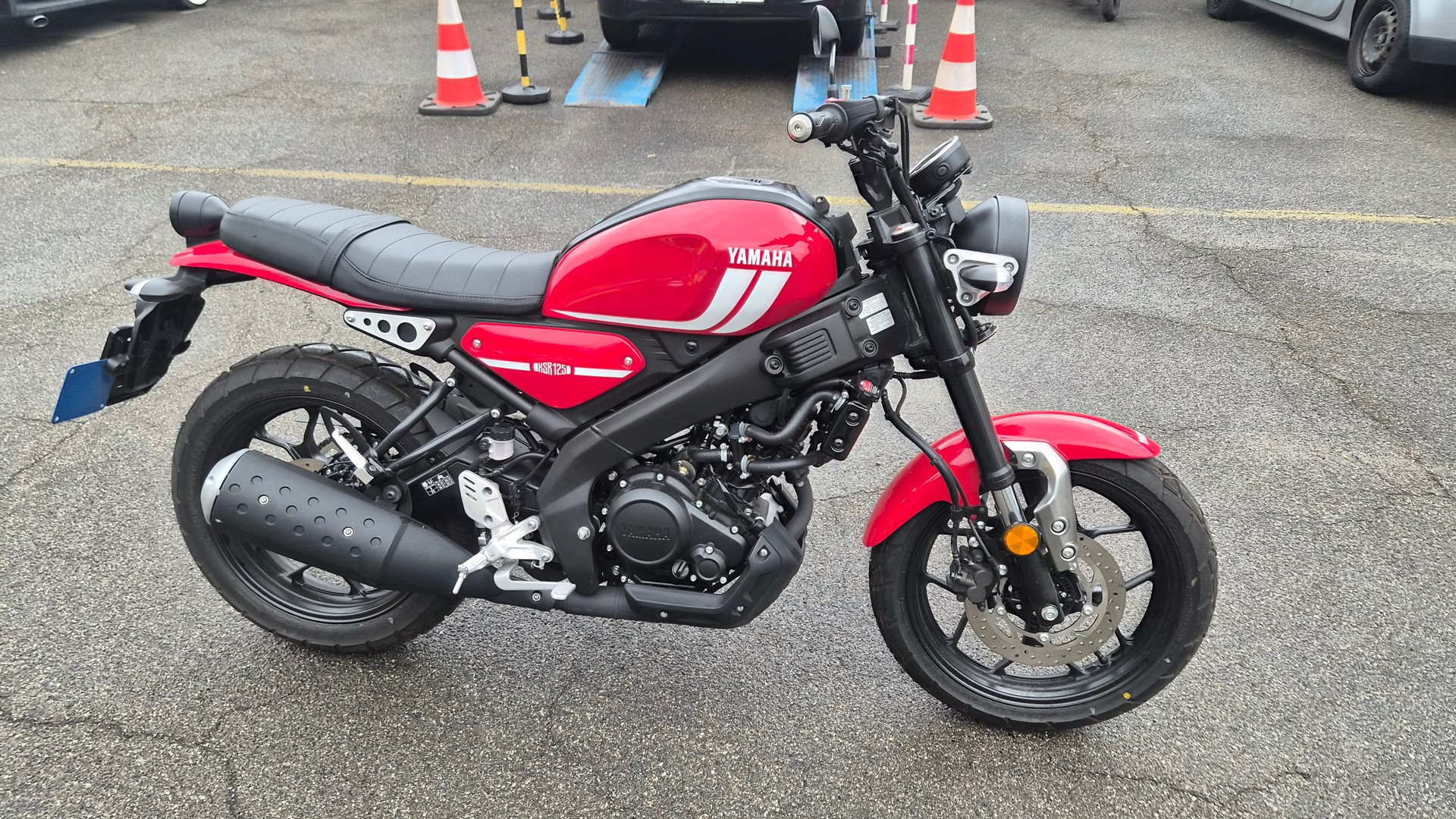 YAMAHA XSR 125-image-10