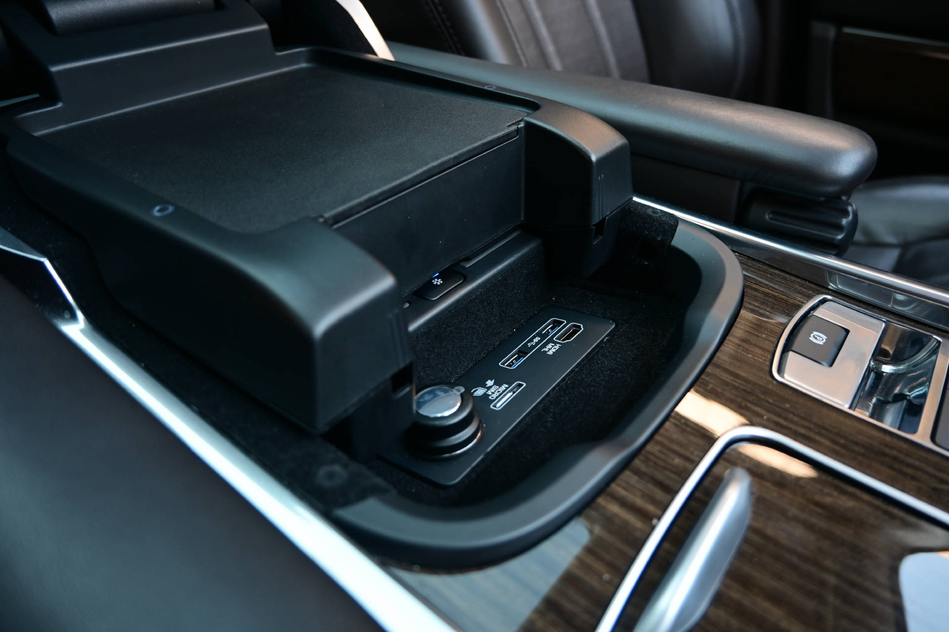 LAND ROVER Range Rover Sport 5.0 V8 SC Autobiography Dynamic *SVO Premium Sonderlack*Panoramadach*7-Plätzer*-image-21