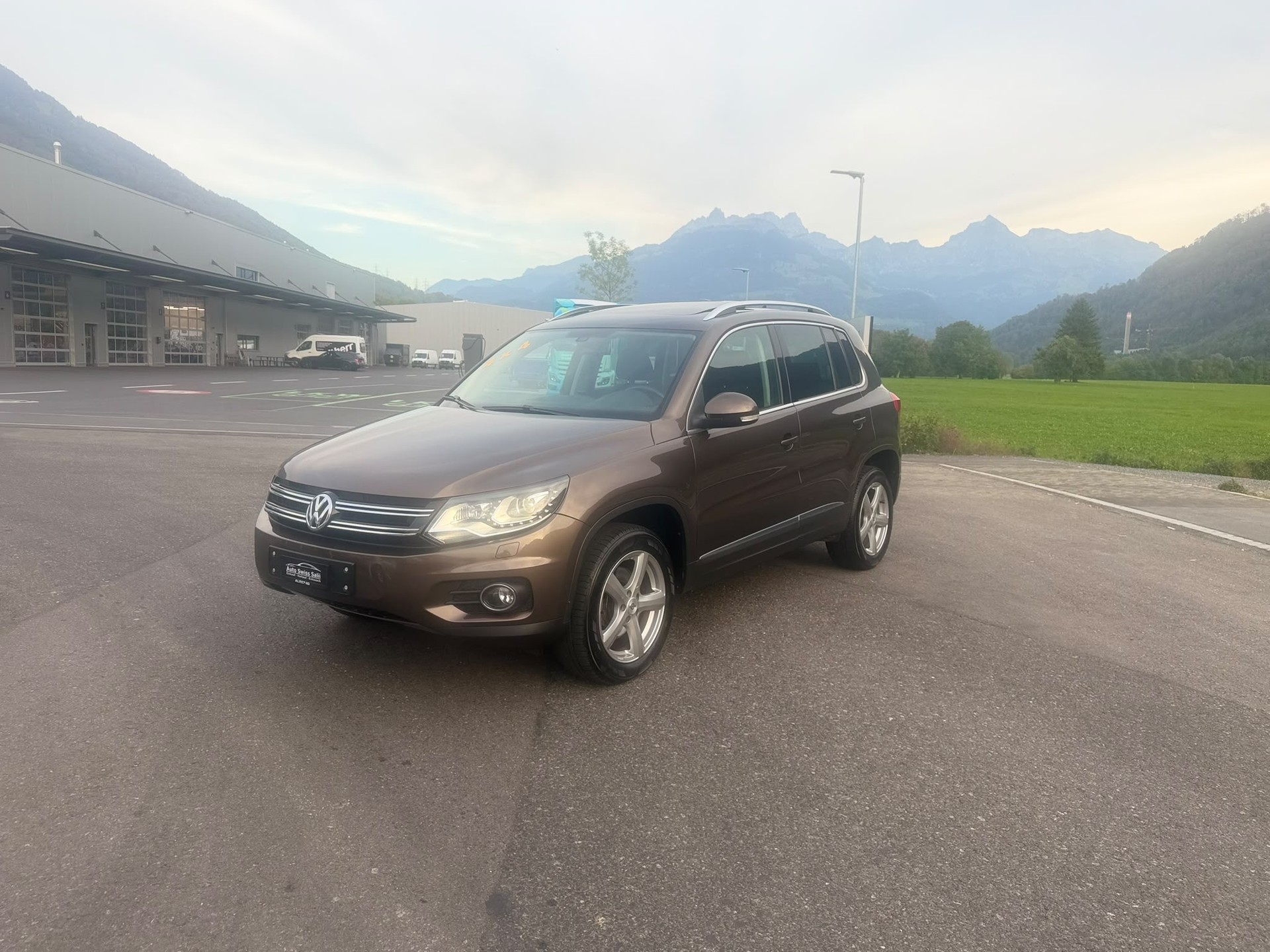 VW Tiguan 2.0 TDI Team-image-1