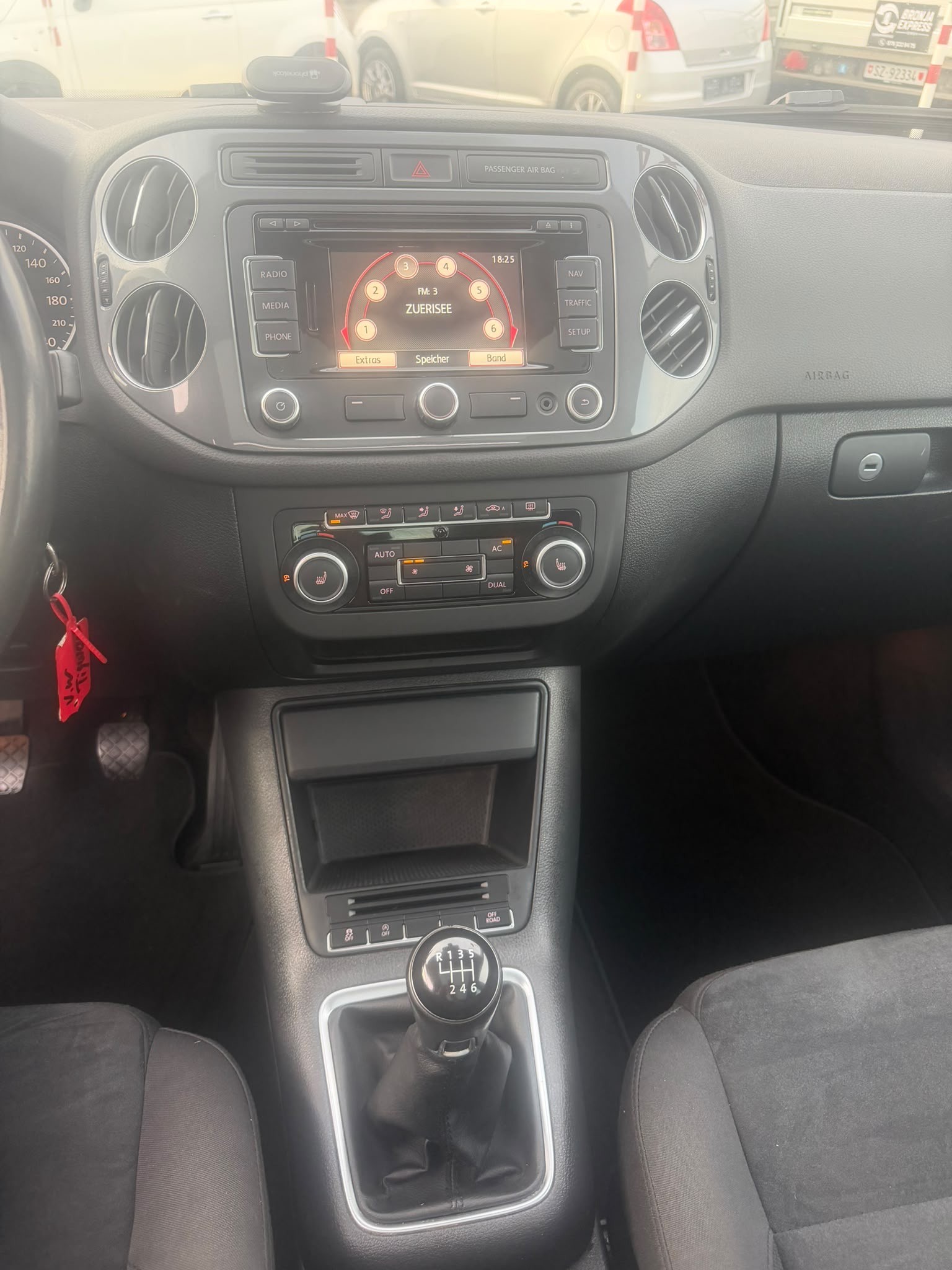 VW Tiguan 2.0 TDI Team-image-9