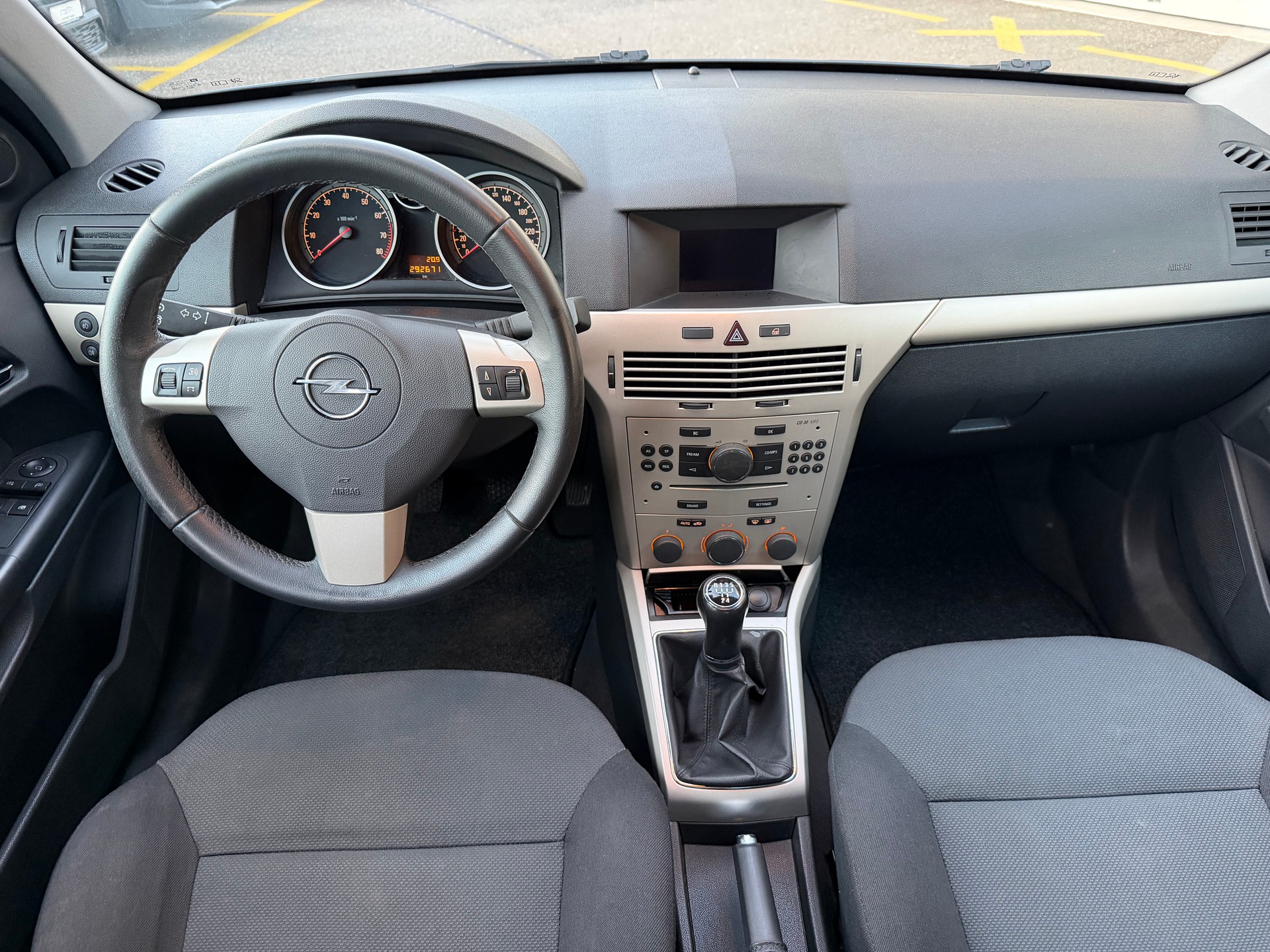 OPEL Astra Caravan 1.8i 16V Enjoy-image-10