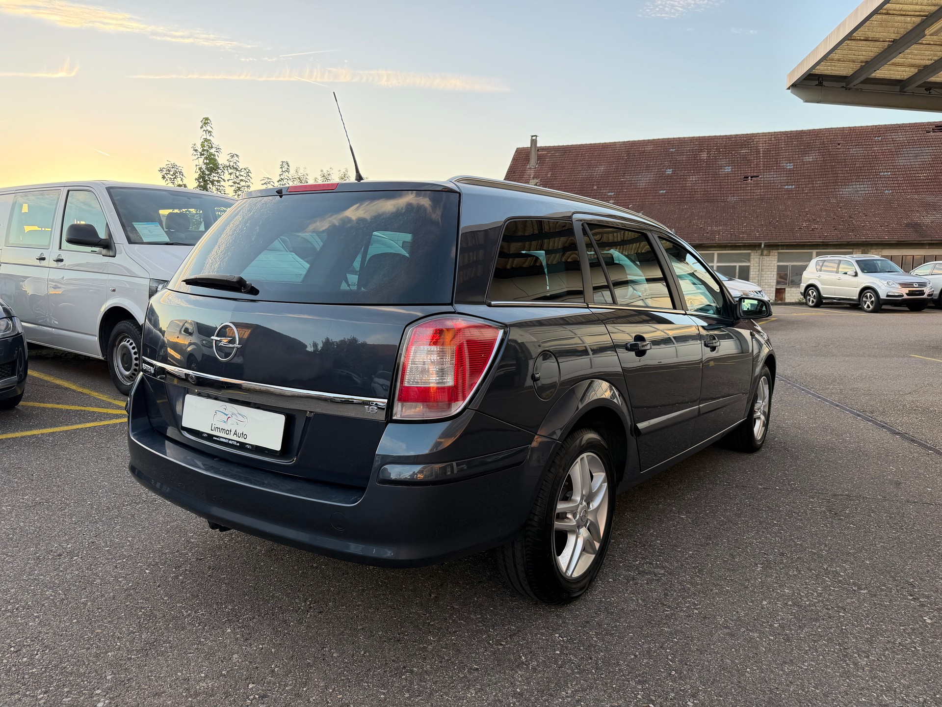 OPEL Astra Caravan 1.8i 16V Enjoy-image-5