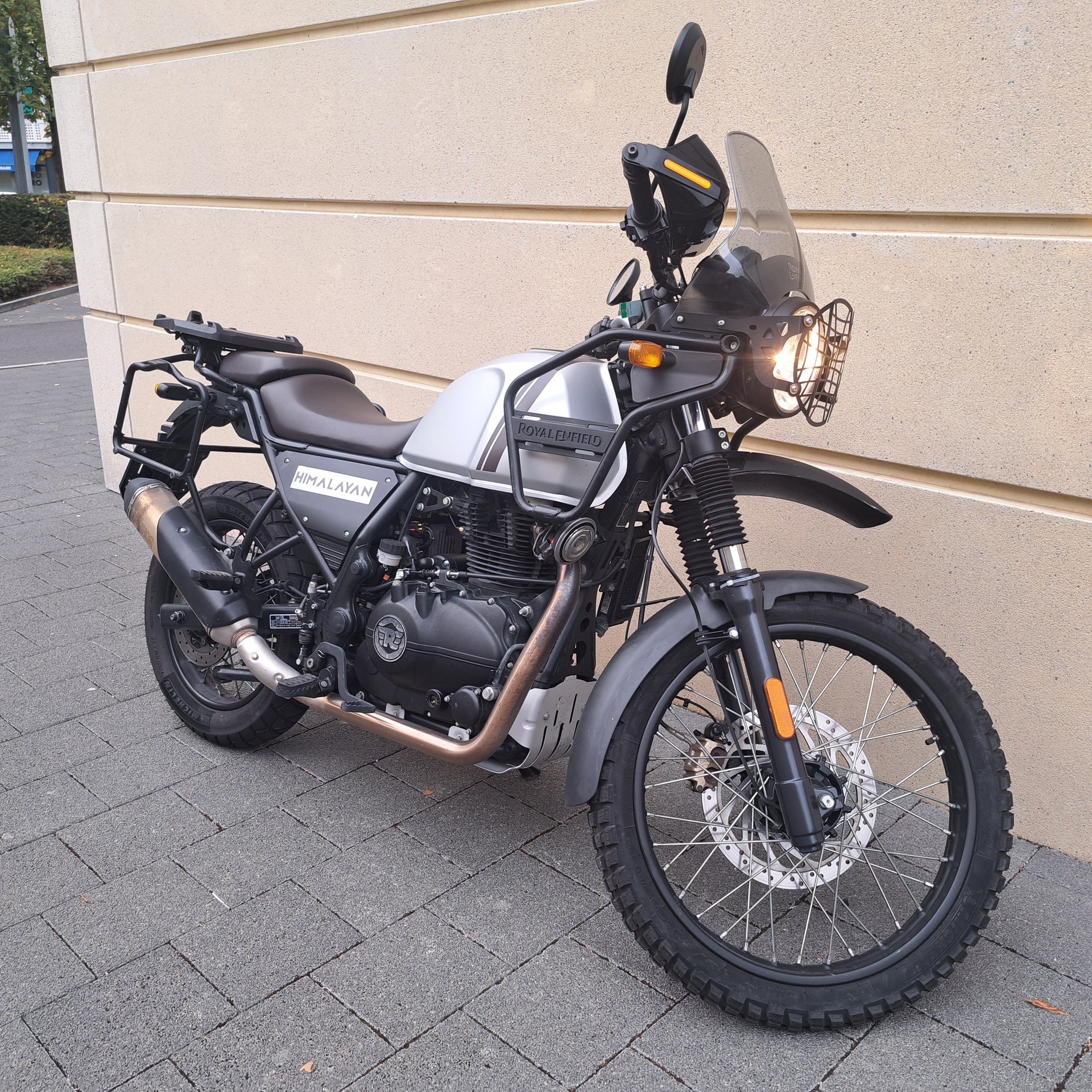 ROYAL ENFIELD Himalayan
