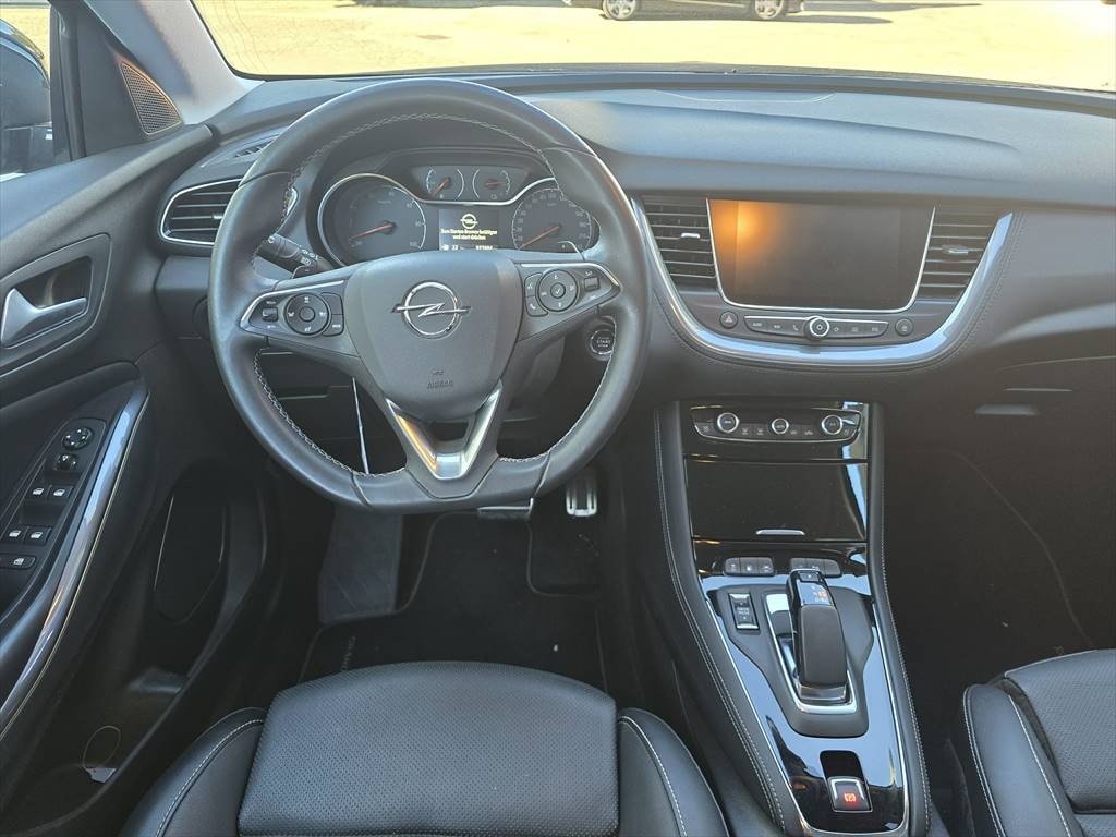 OPEL Grandland X 1.6 Hybrid4 Ultimate Automatik-image-13