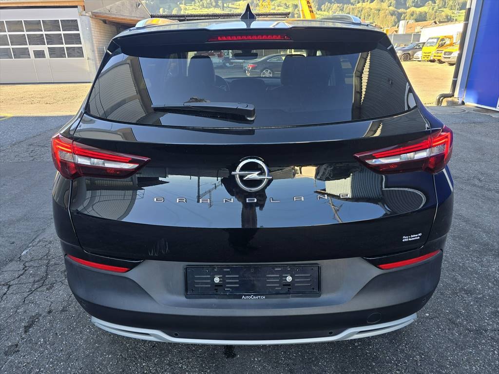 OPEL Grandland X 1.6 Hybrid4 Ultimate Automatik-image-3
