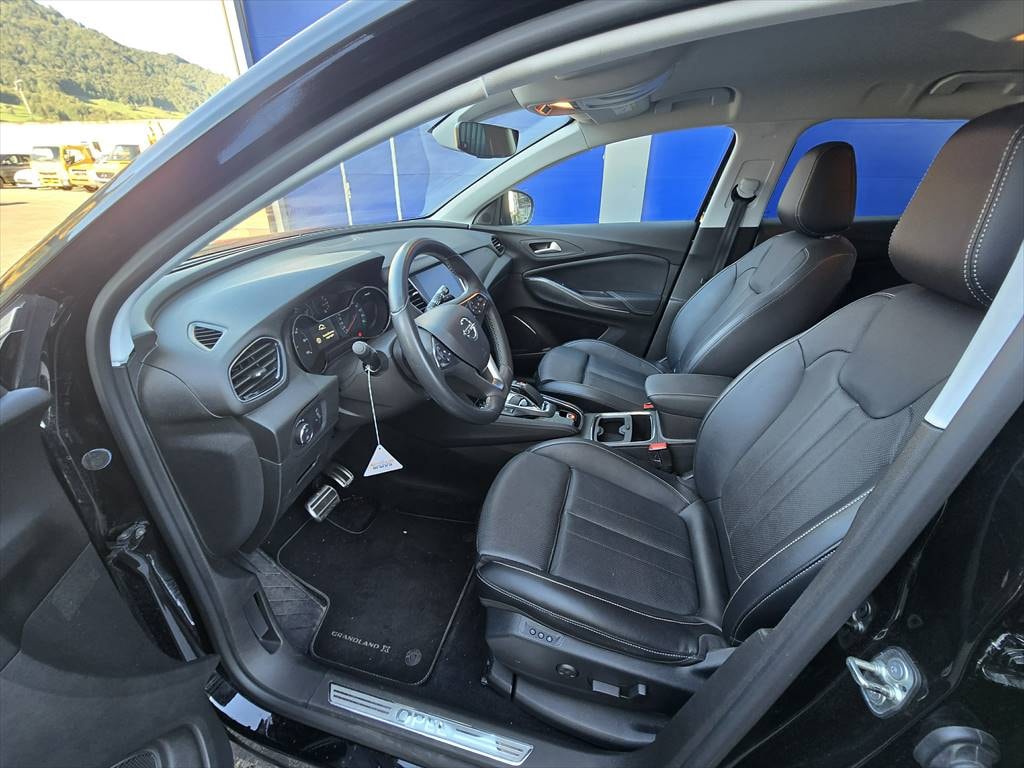 OPEL Grandland X 1.6 Hybrid4 Ultimate Automatik-image-8