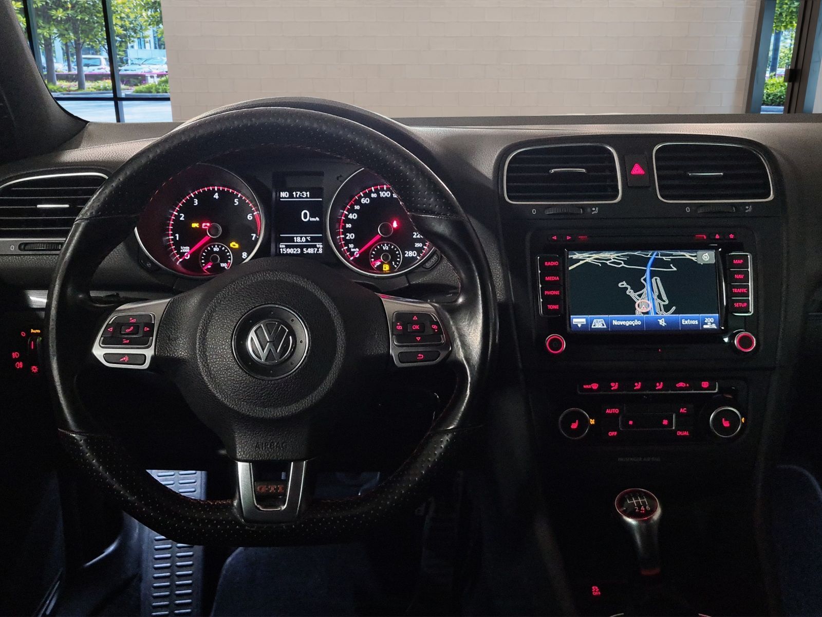 VW Golf 2.0 TSI GTI-image-11