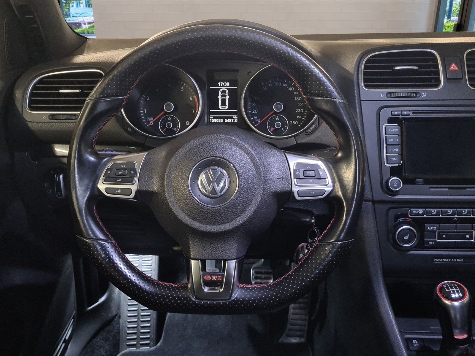 VW Golf 2.0 TSI GTI-image-9