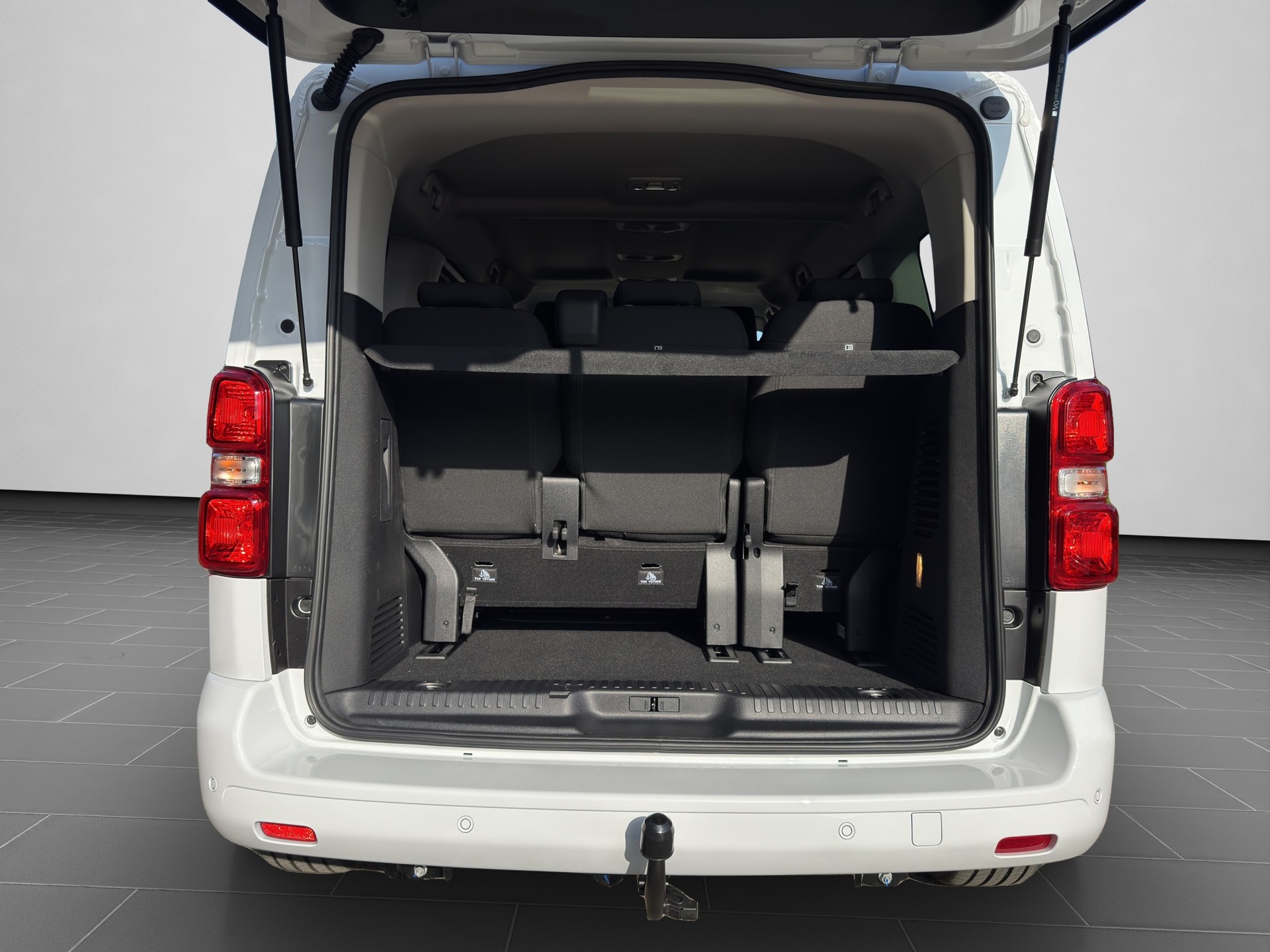 CITROEN Spacetourer 2.2 BlueHDi You M EAT8-image-15