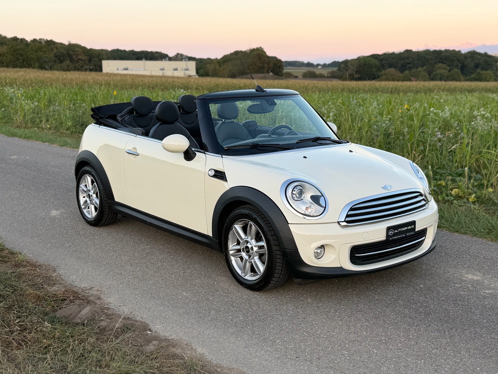 MINI Cooper Cabriolet Steptronic-image-5
