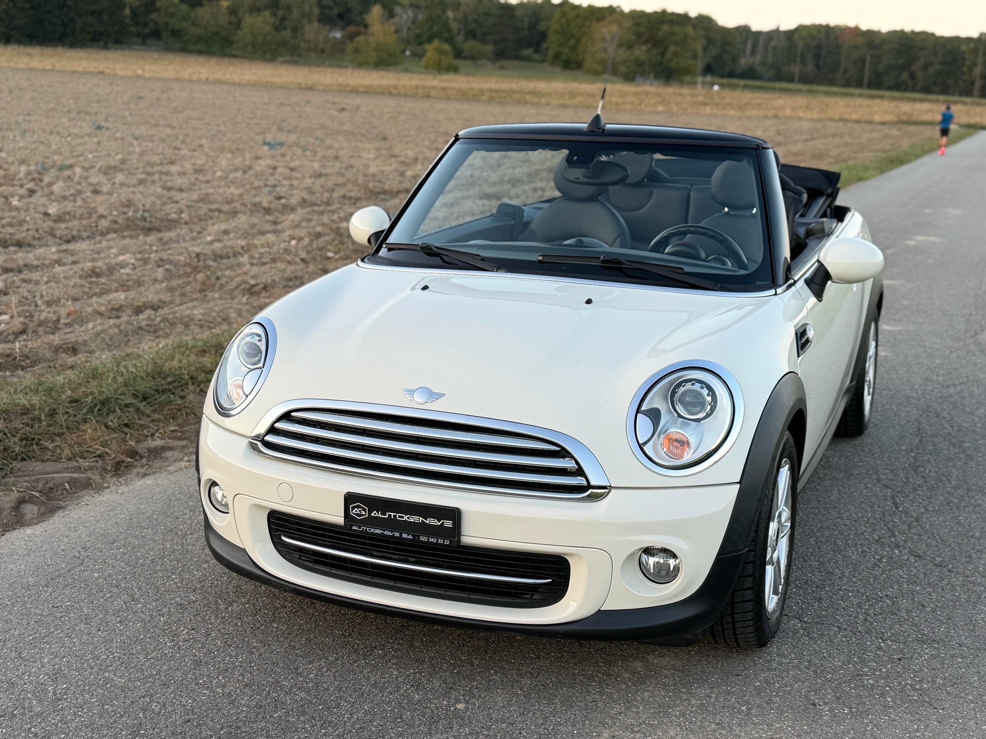 MINI Cooper Cabriolet Steptronic-image-1