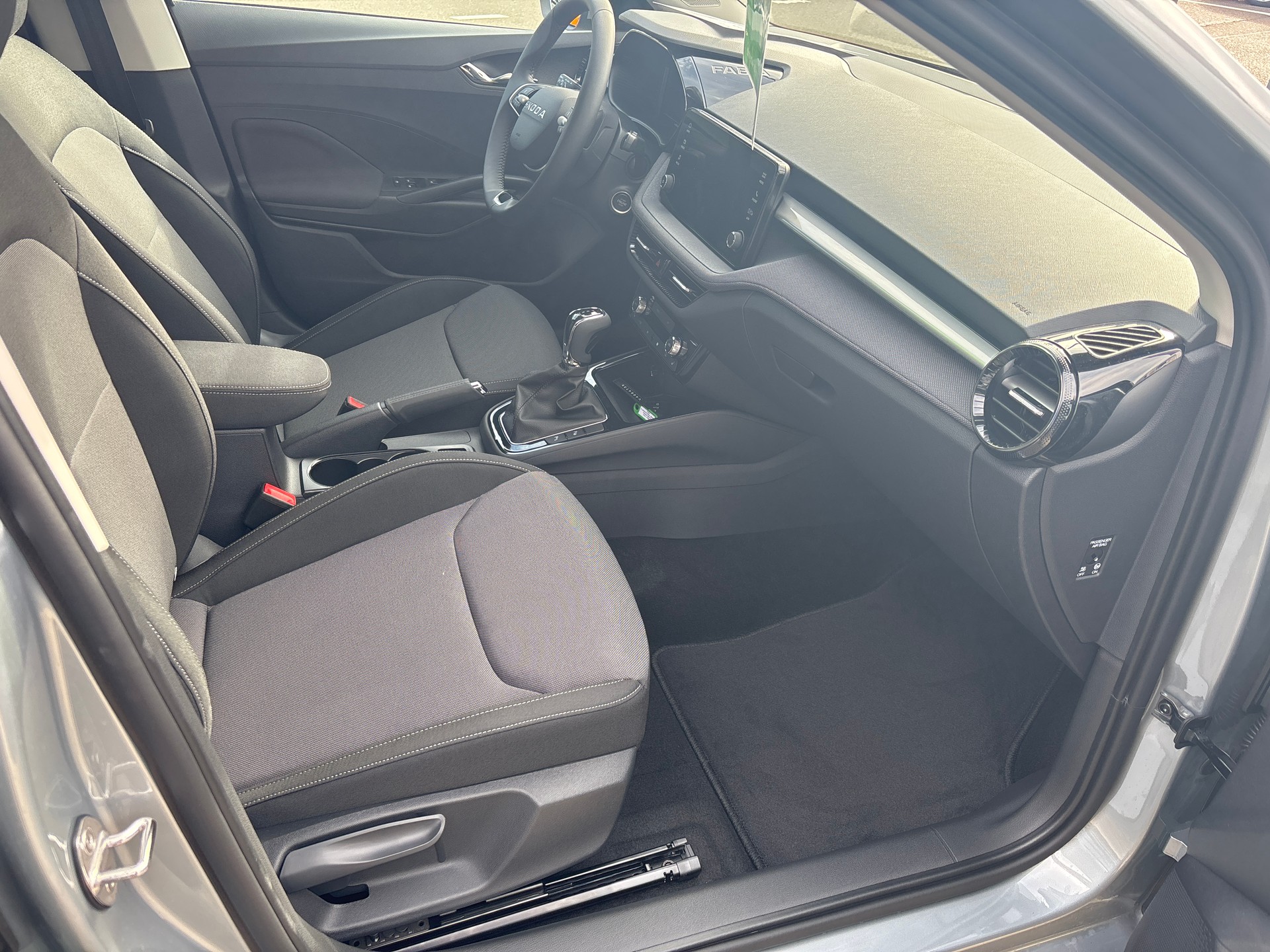 SKODA Fabia 1.0 TSI Selection DSG-image-13