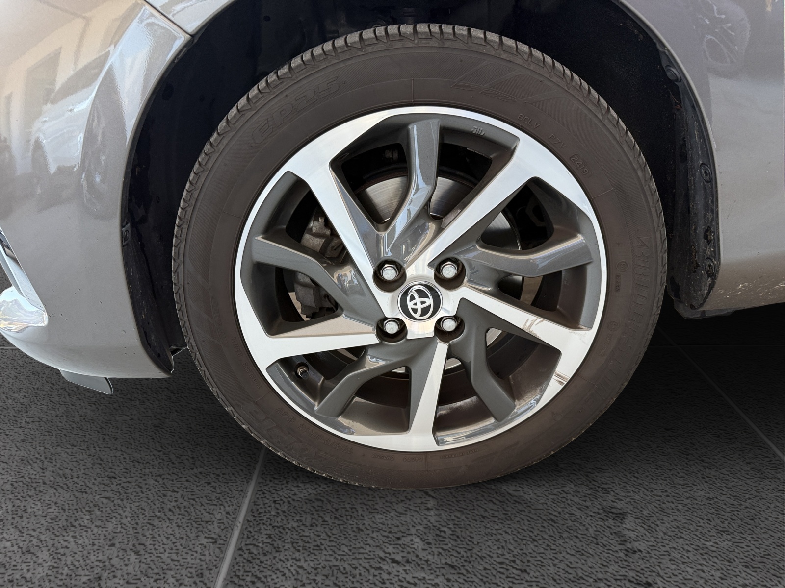TOYOTA Yaris 1.5 Y20-image-11